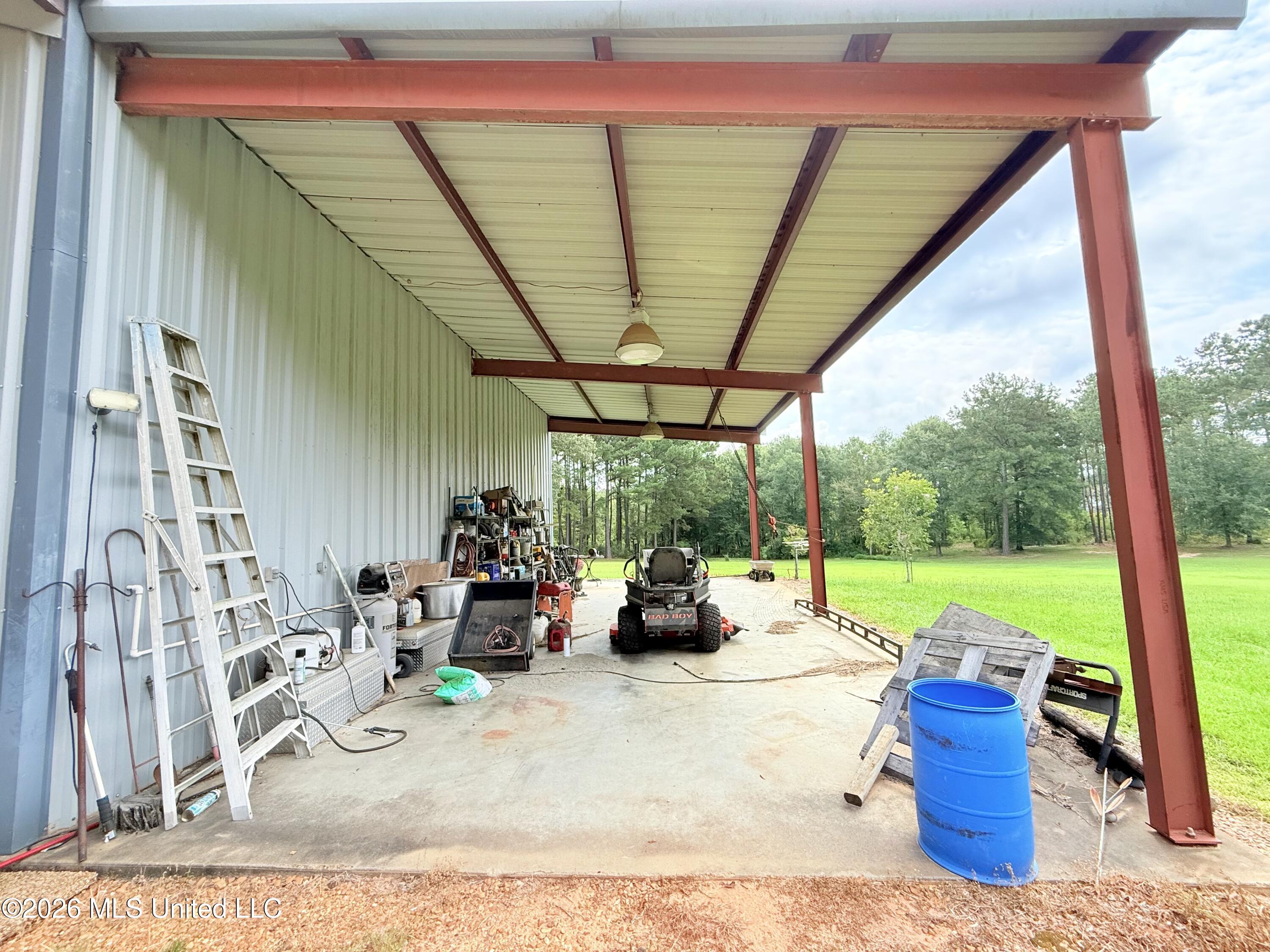 895 Montgomery Road Property Photo 39