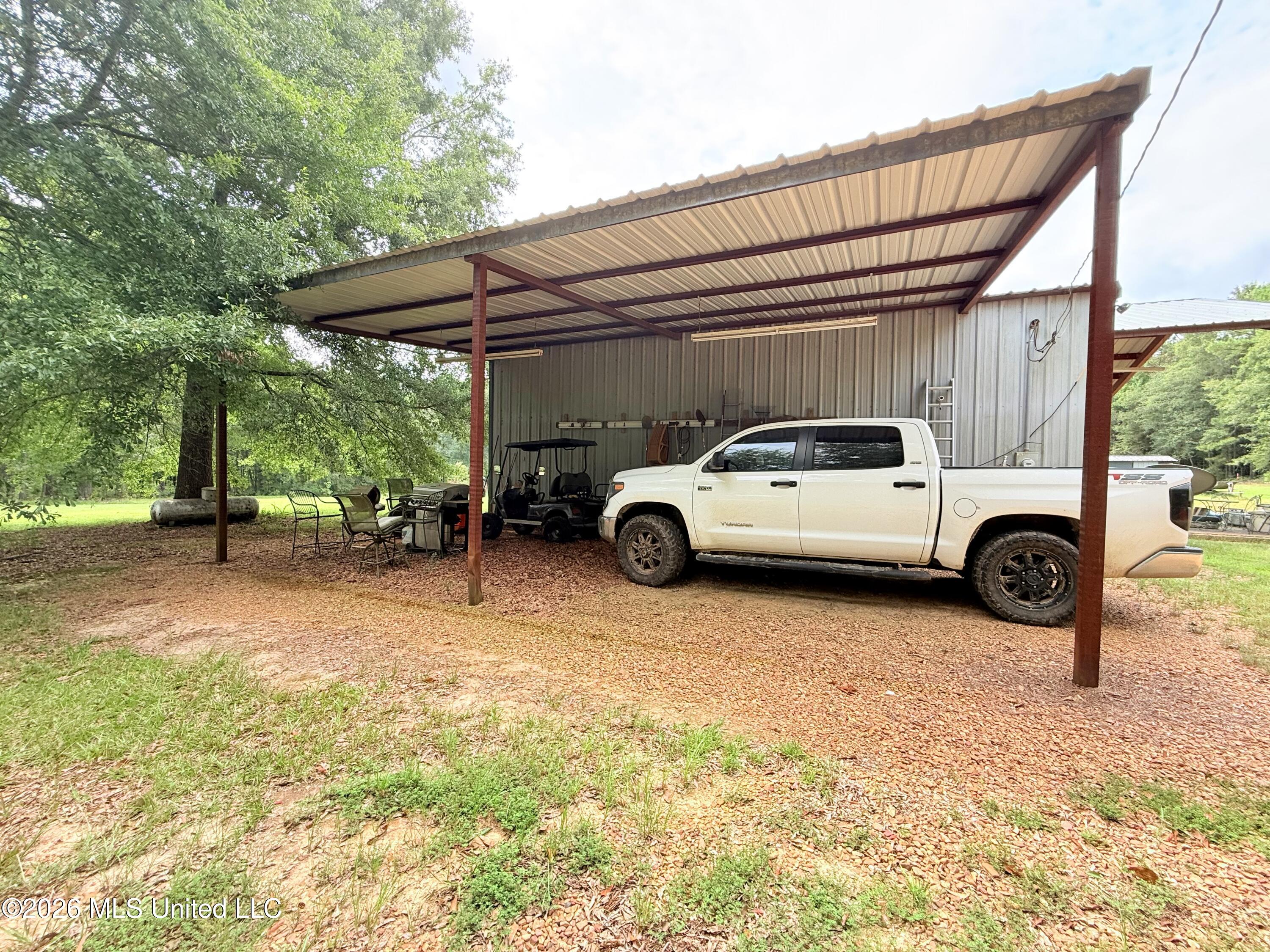 895 Montgomery Road Property Photo 40