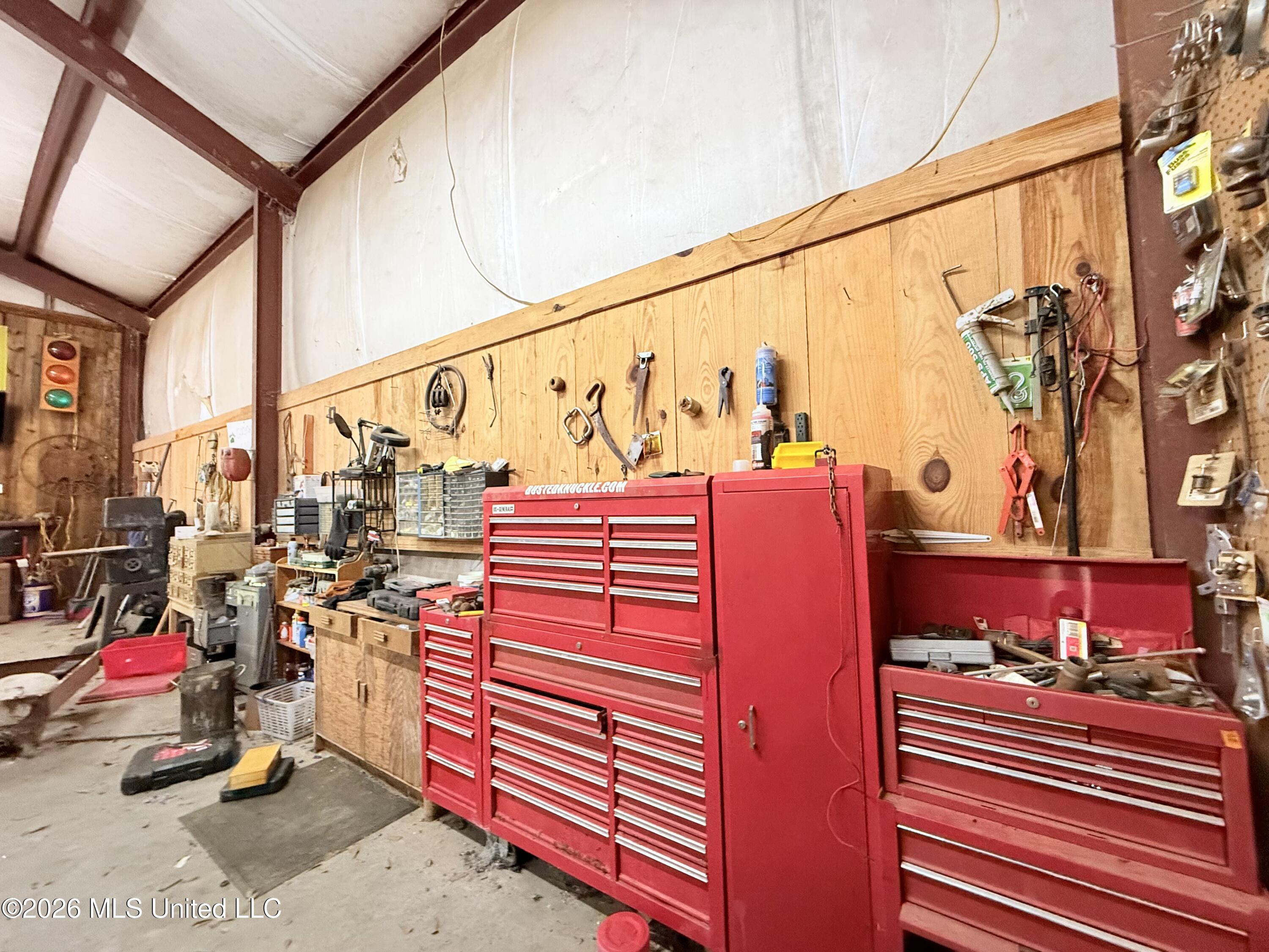895 Montgomery Road Property Photo 42
