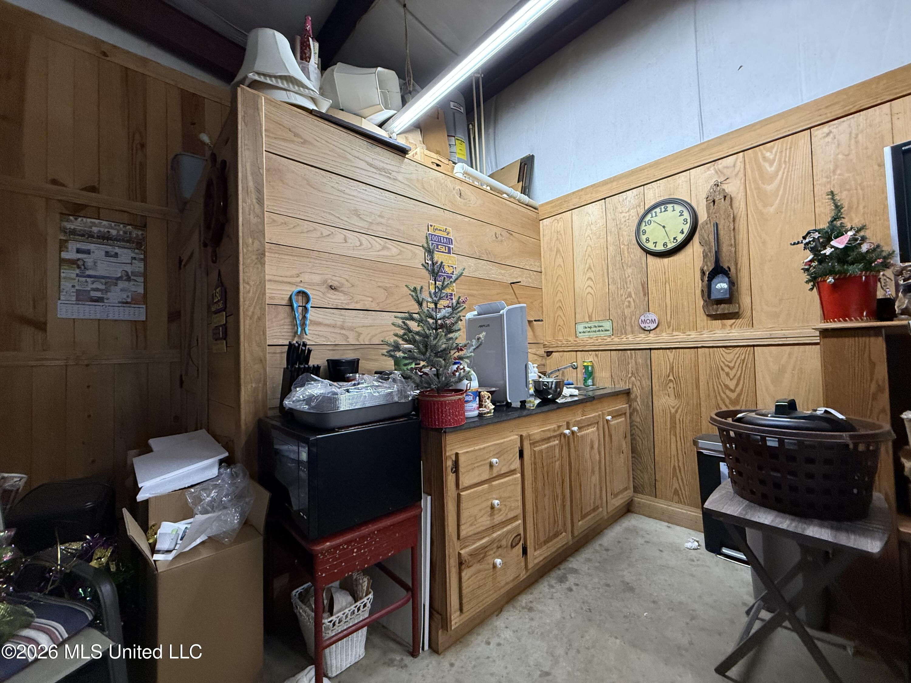 895 Montgomery Road Property Photo 45