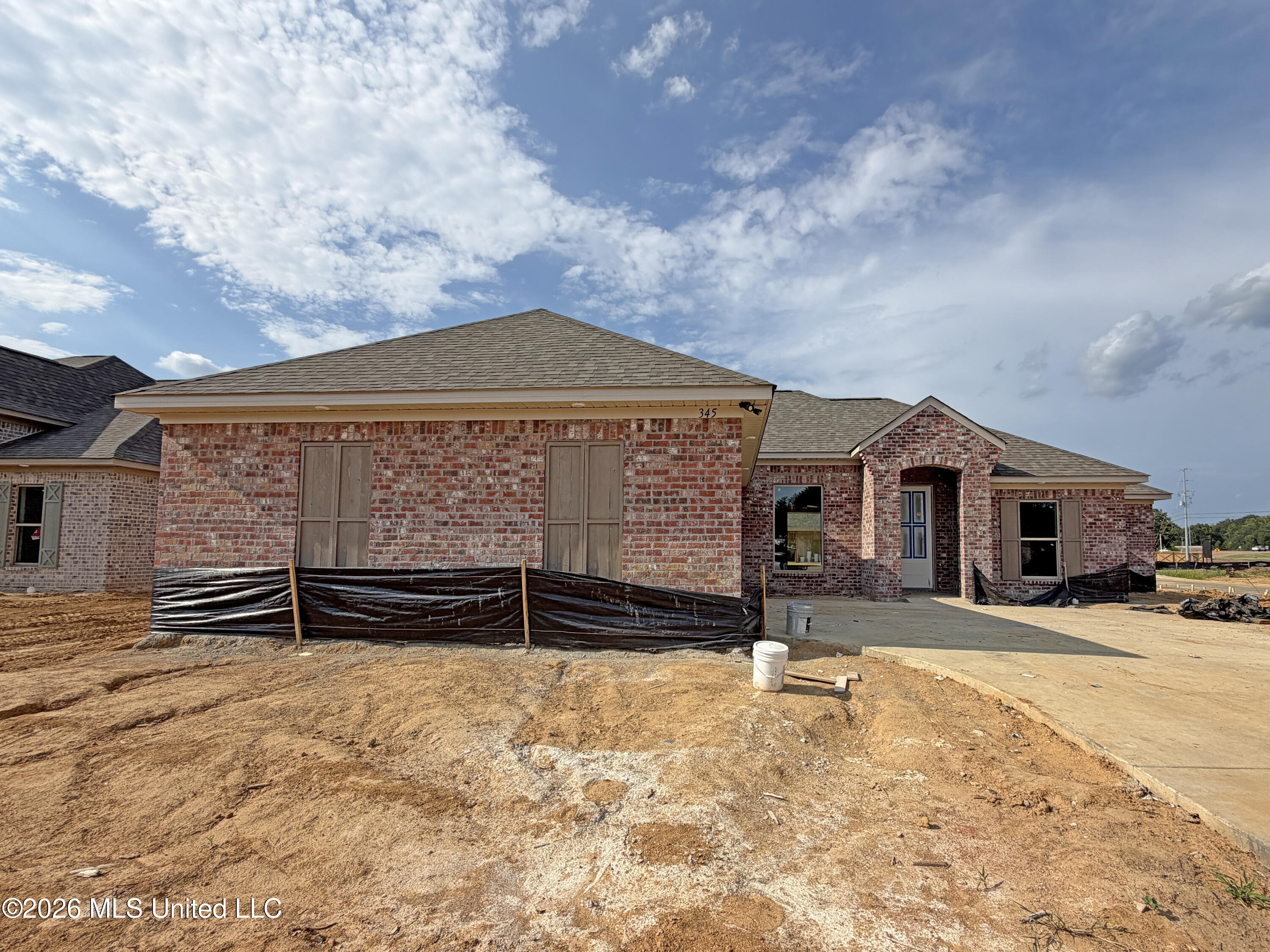 345 Brookfield Circle Property Photo 2