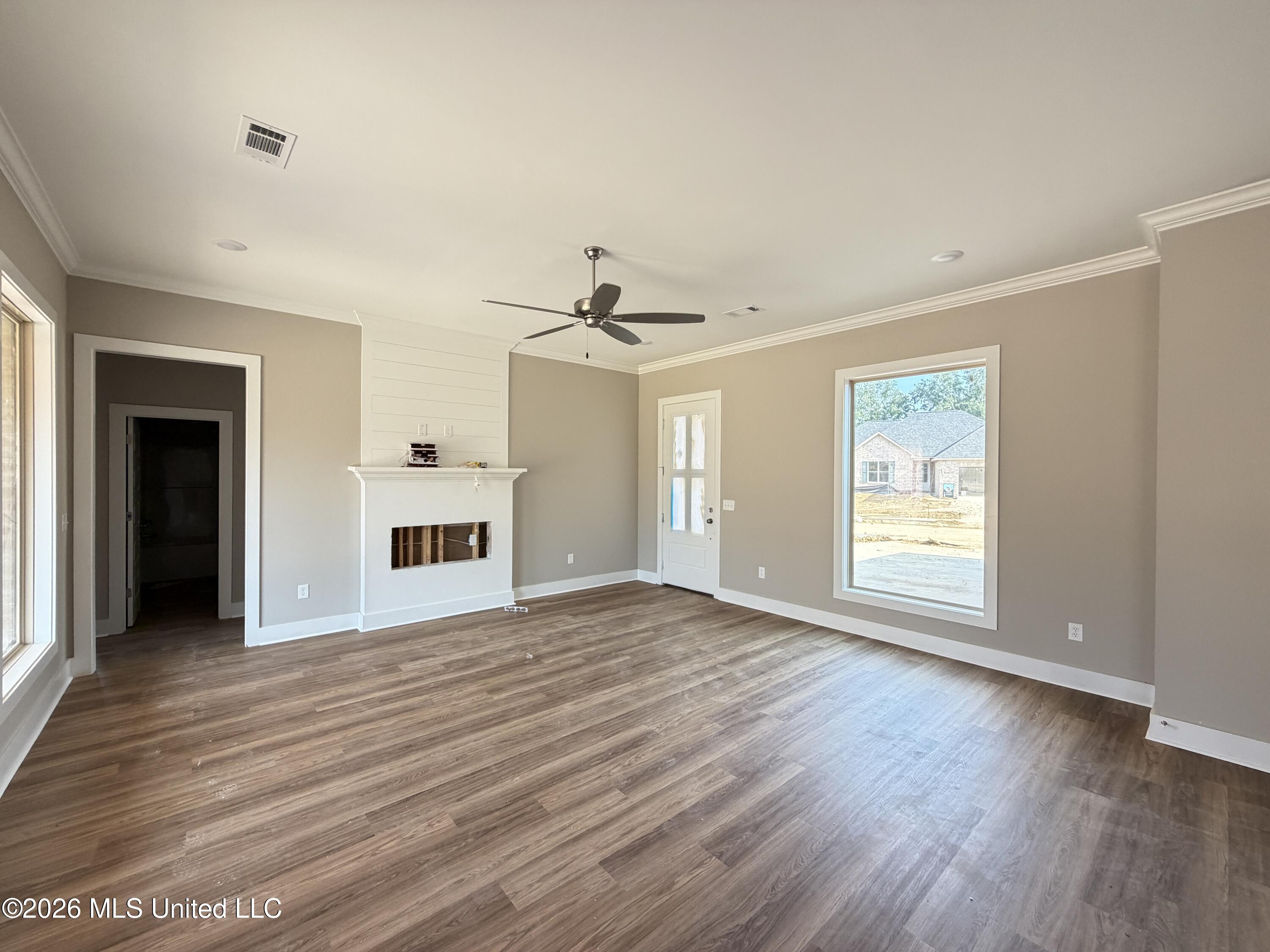 345 Brookfield Circle Property Photo 5