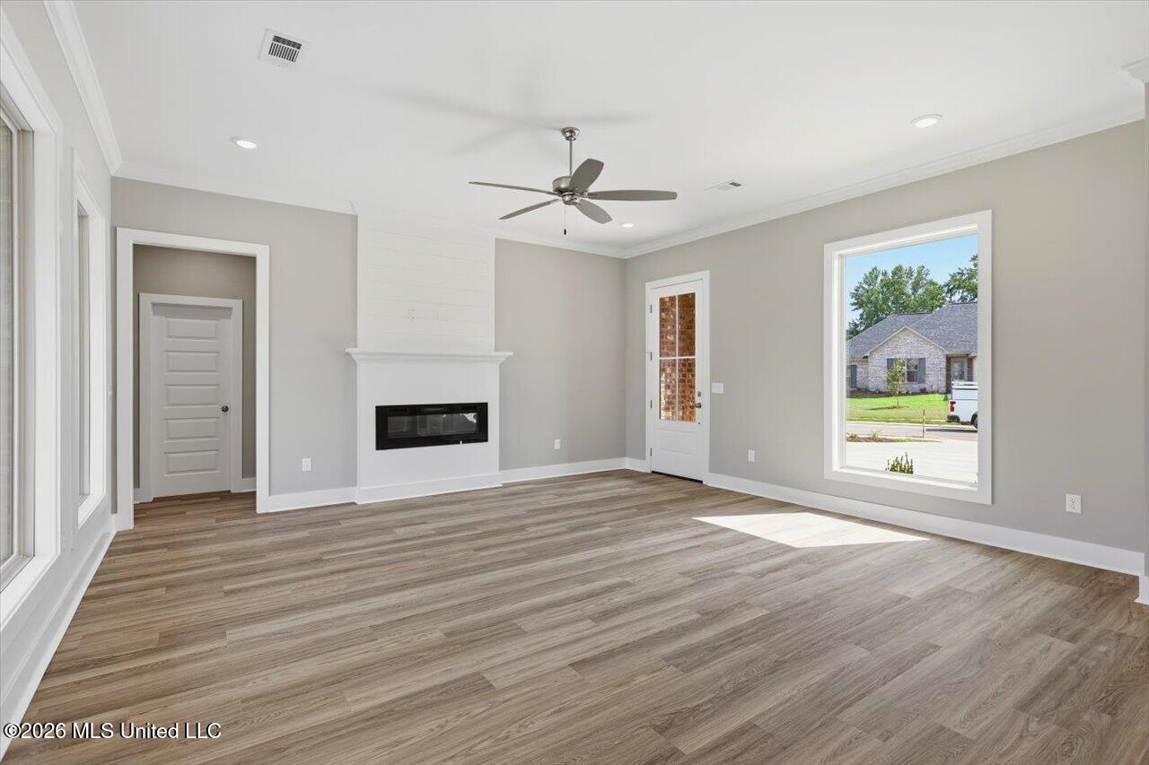 345 Brookfield Circle Property Photo 6