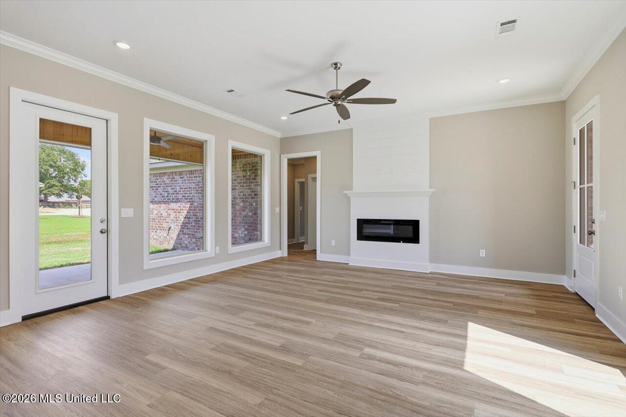 345 Brookfield Circle Property Photo 7