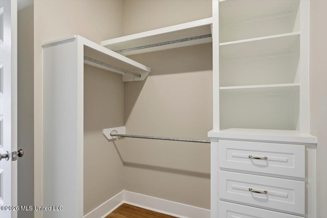 345 Brookfield Circle Property Photo 20