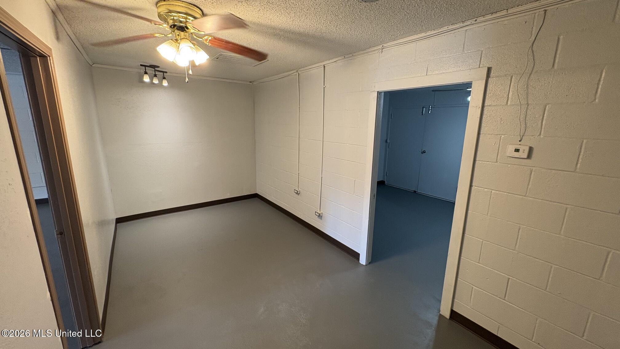 525 E Central Avenue Property Photo 18