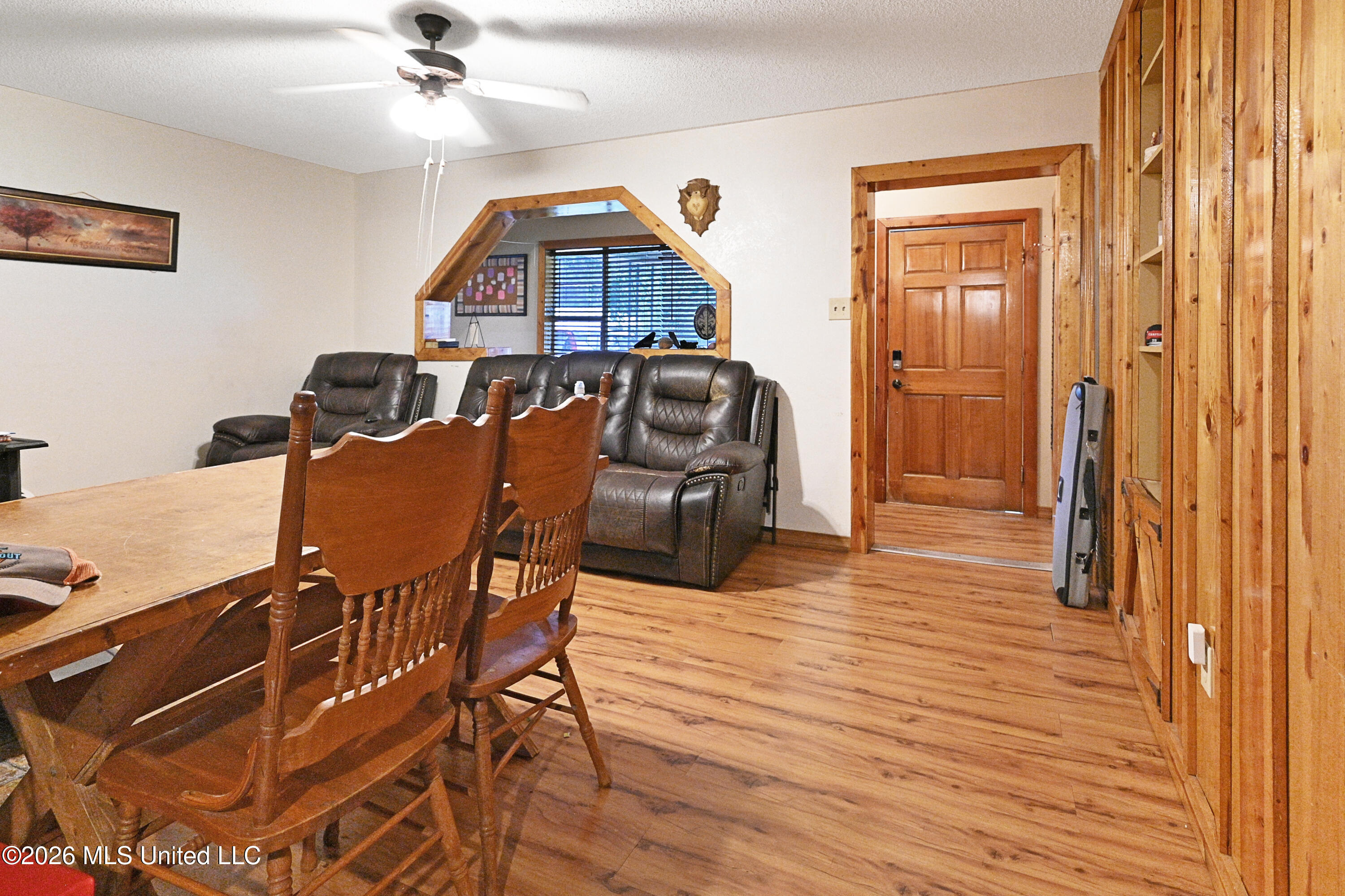 9816 Briarcliff Drive Property Photo 7