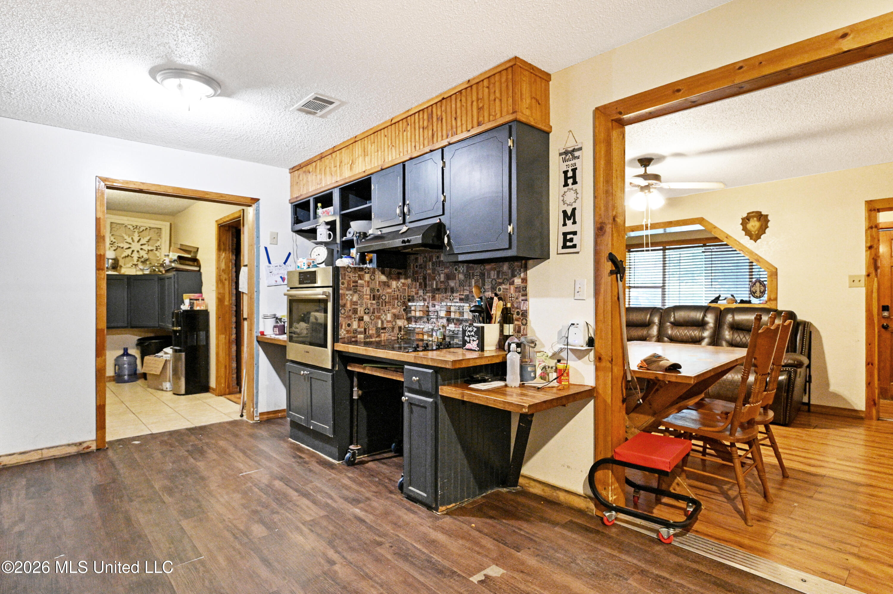9816 Briarcliff Drive Property Photo 11