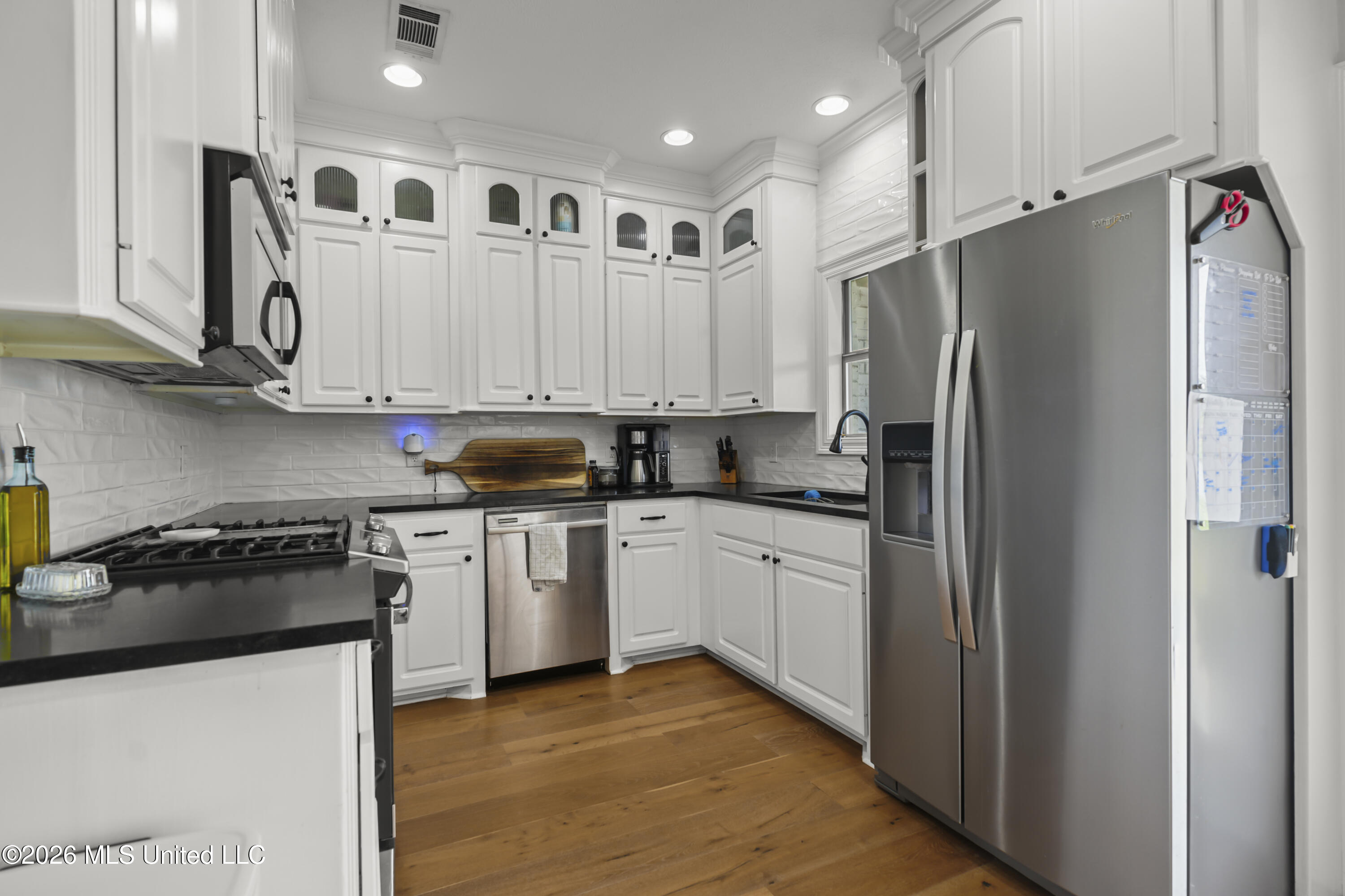 407 Oak Park Cove Property Photo 6