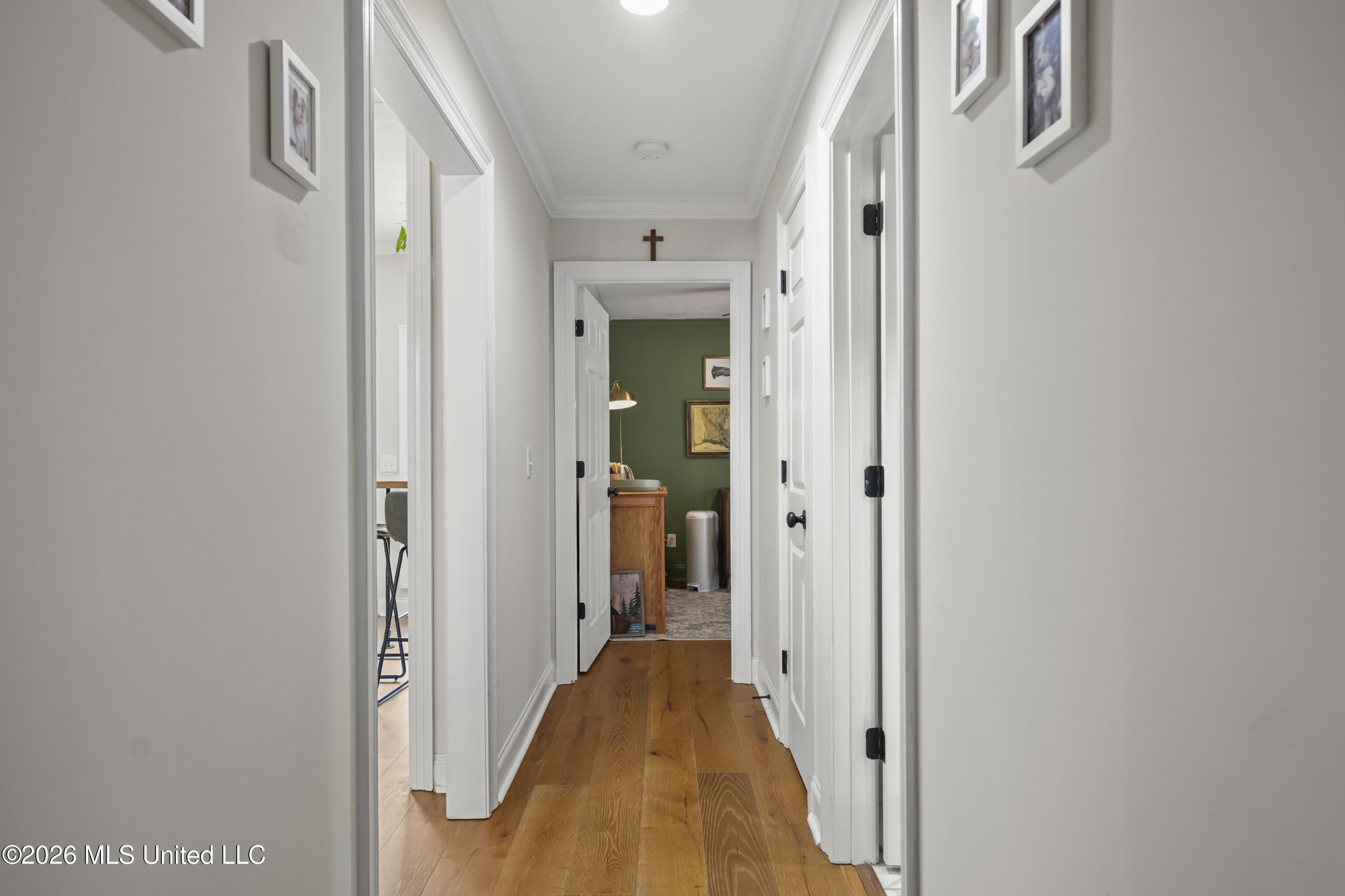 407 Oak Park Cove Property Photo 13