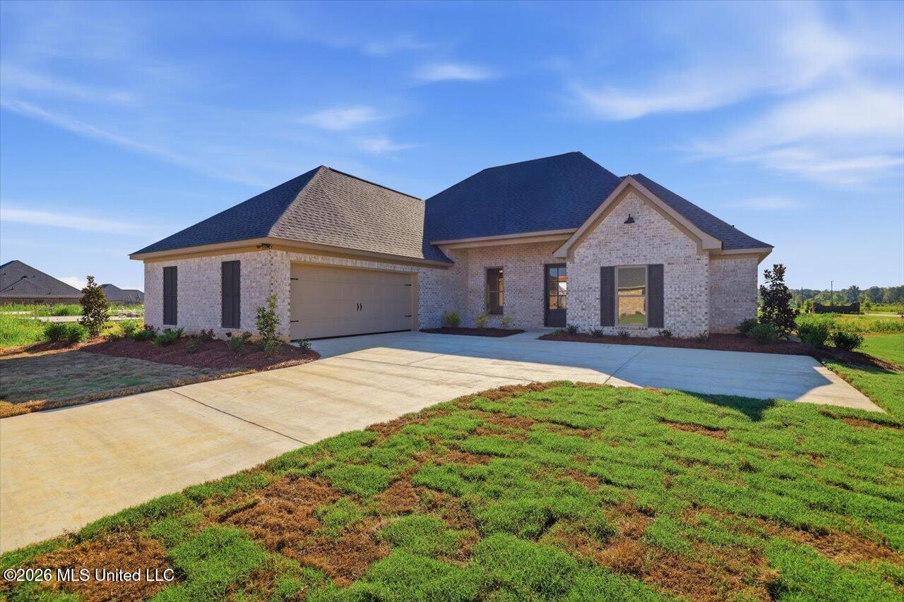 139 Palace Crossing Property Photo 1