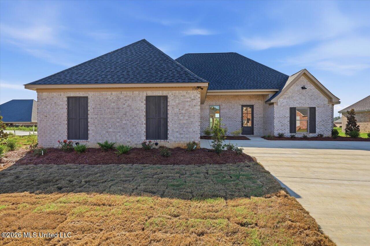 139 Palace Crossing Property Photo 2