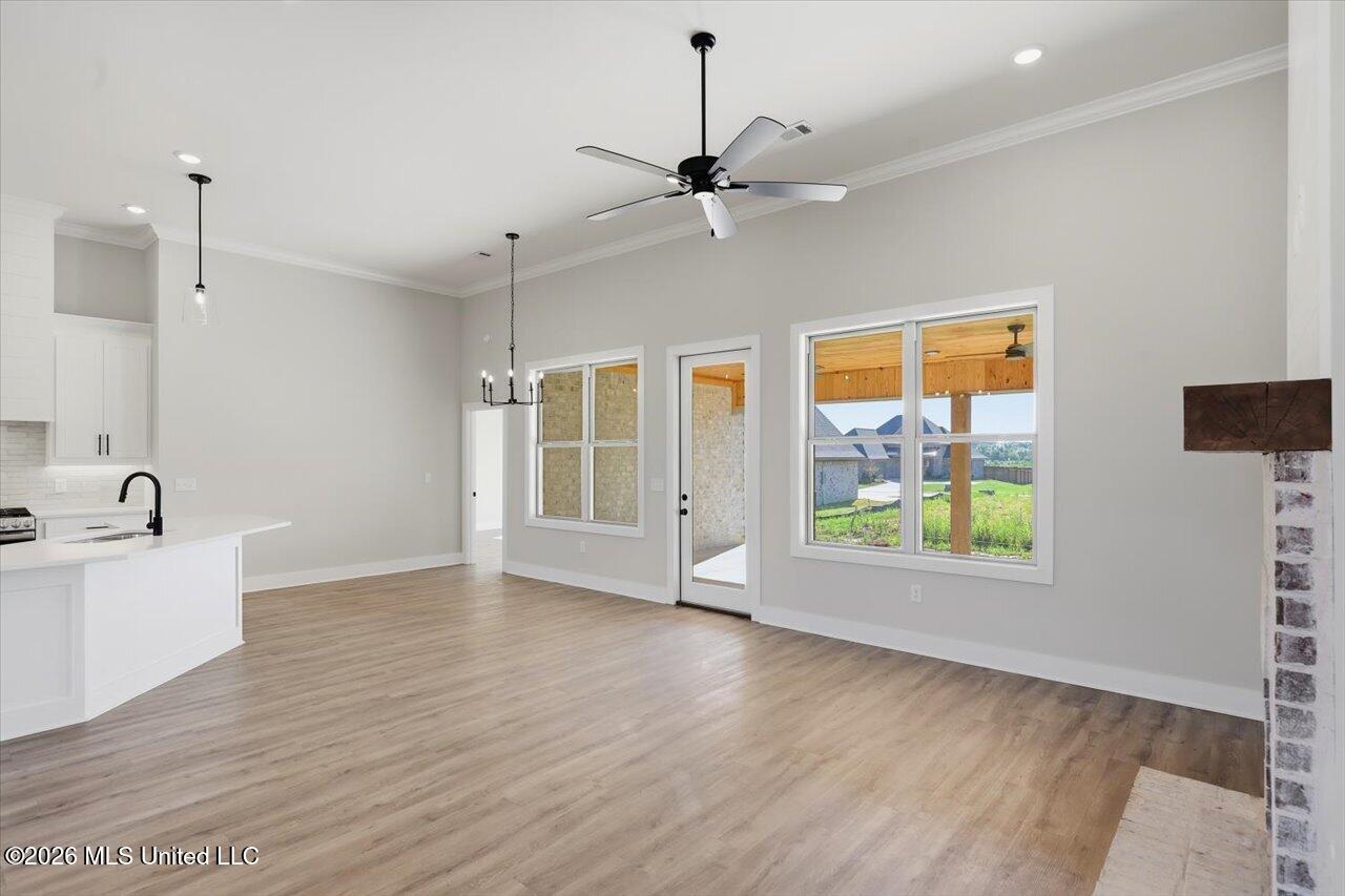 139 Palace Crossing Property Photo 6
