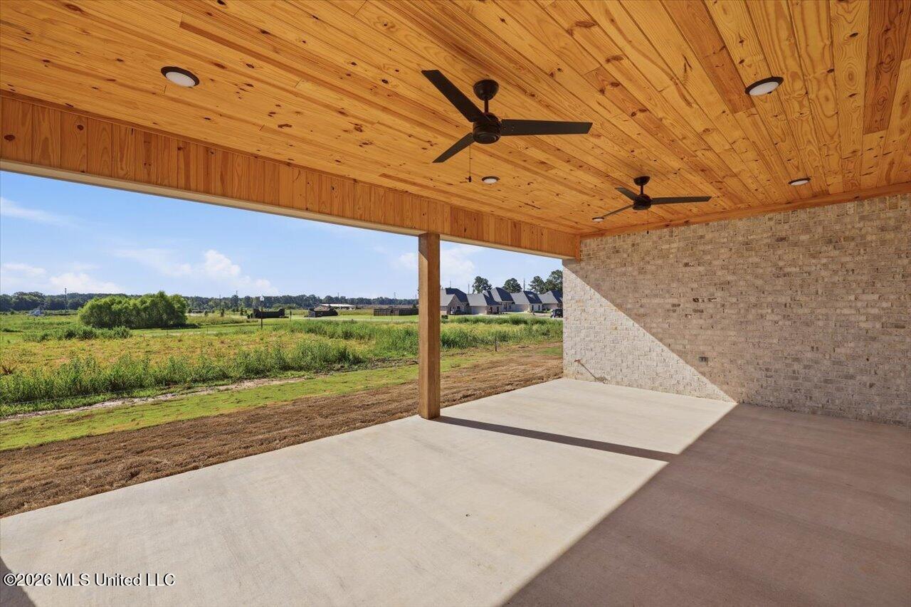 139 Palace Crossing Property Photo 35