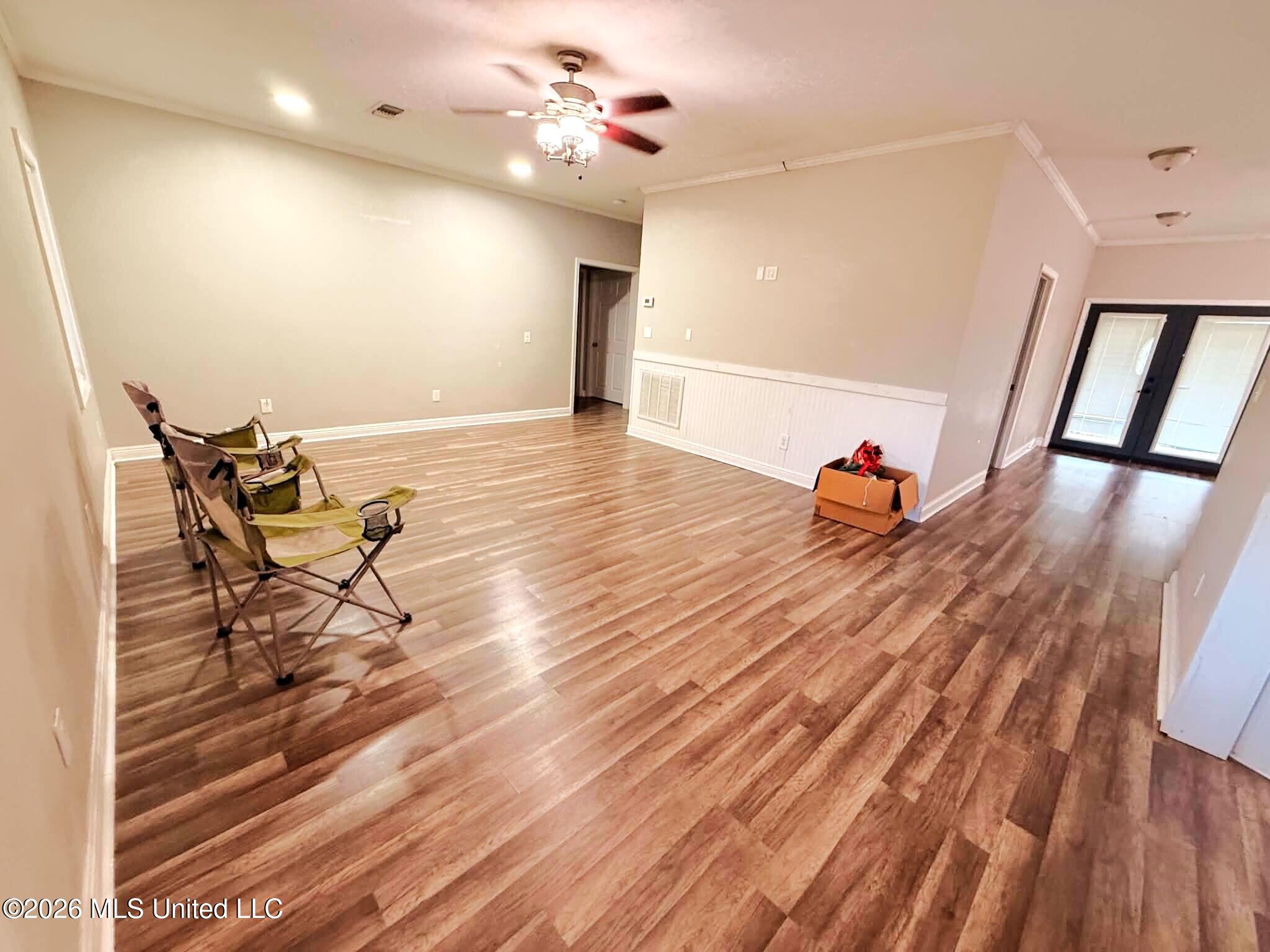 27588 E Lake Cypress Dr Property Photo 3