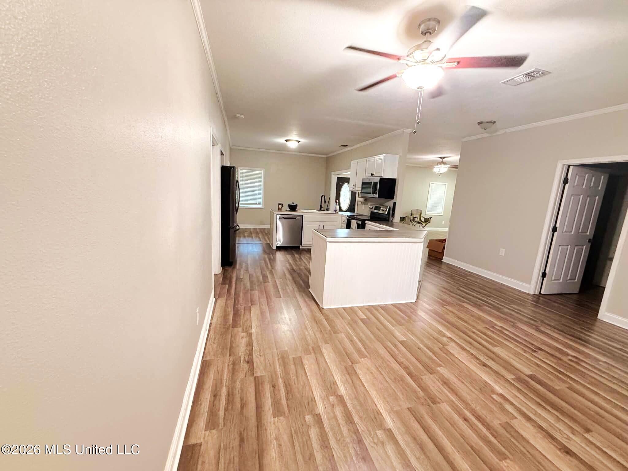 27588 E Lake Cypress Dr Property Photo 5
