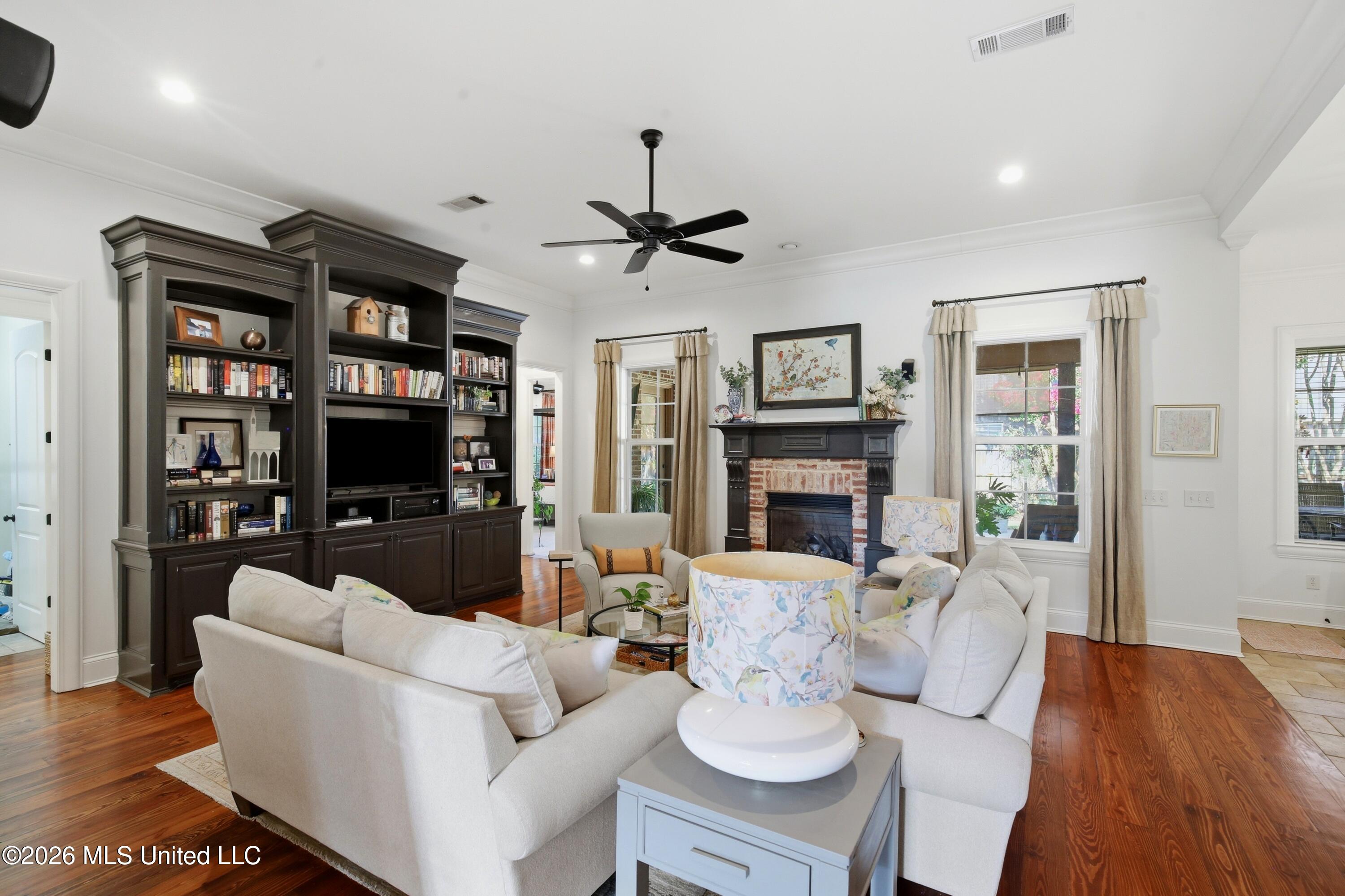 403 Laural Court Property Photo 4