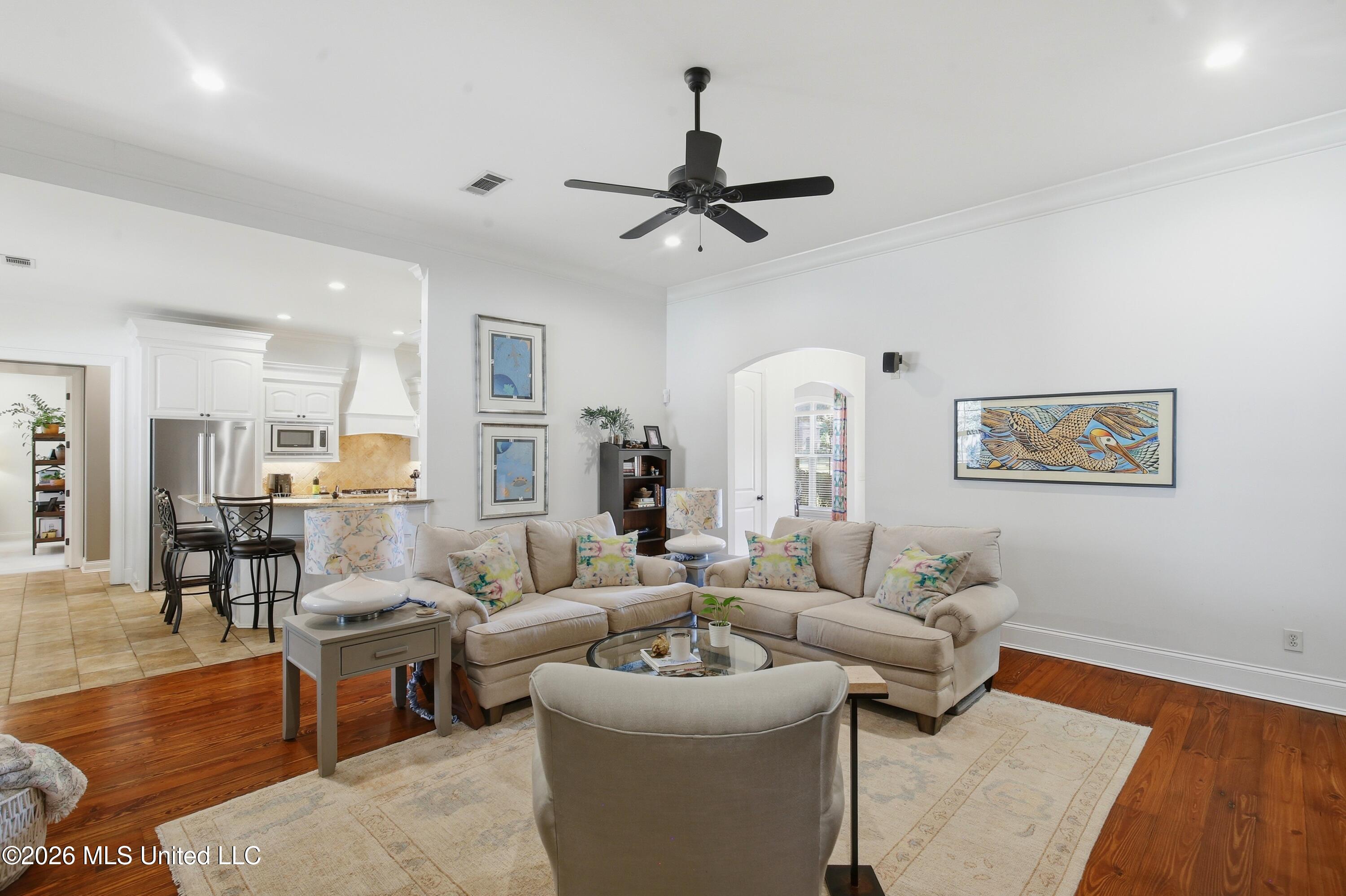 403 Laural Court Property Photo 6