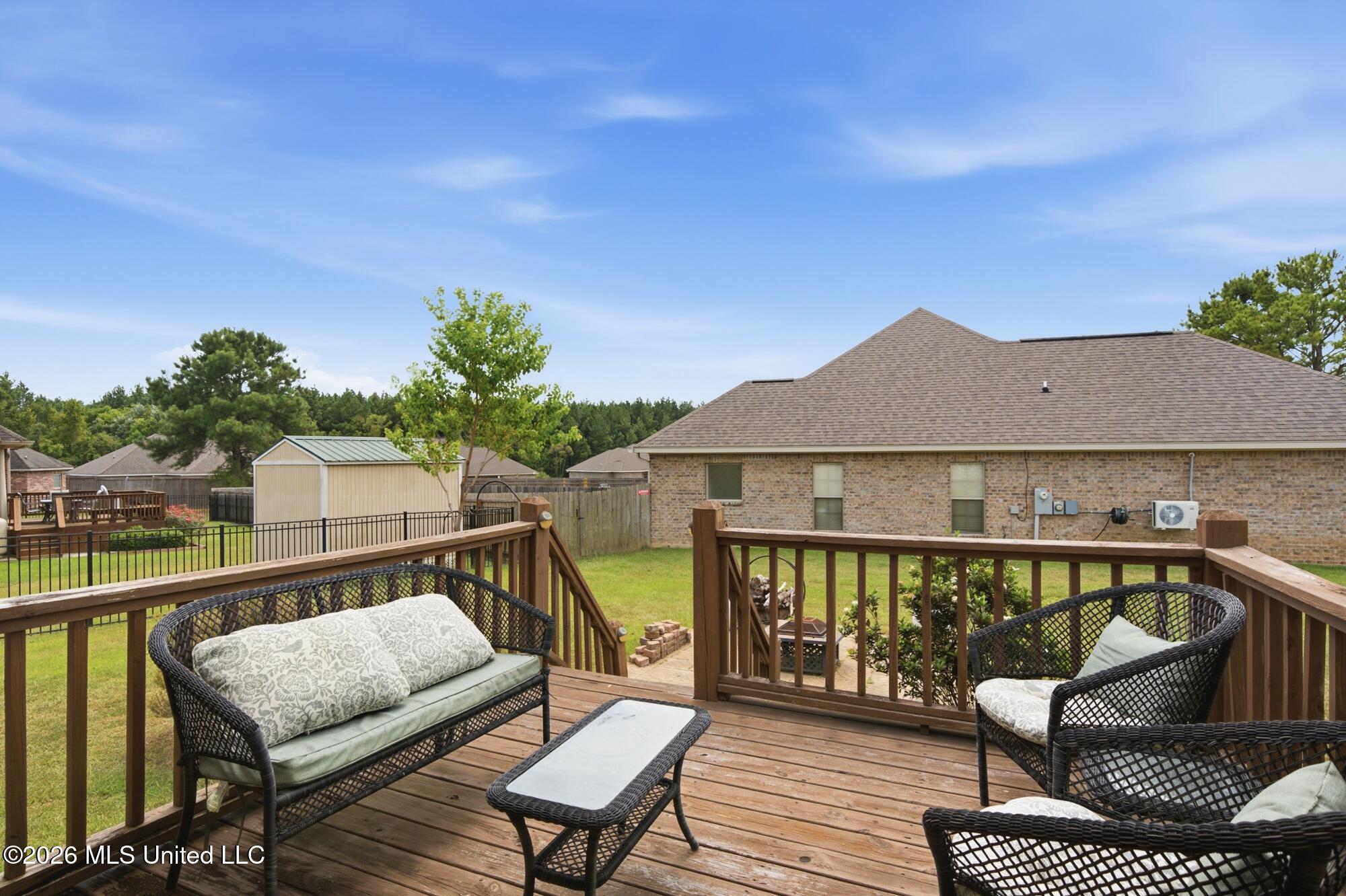 28 Chastain Property Photo 21