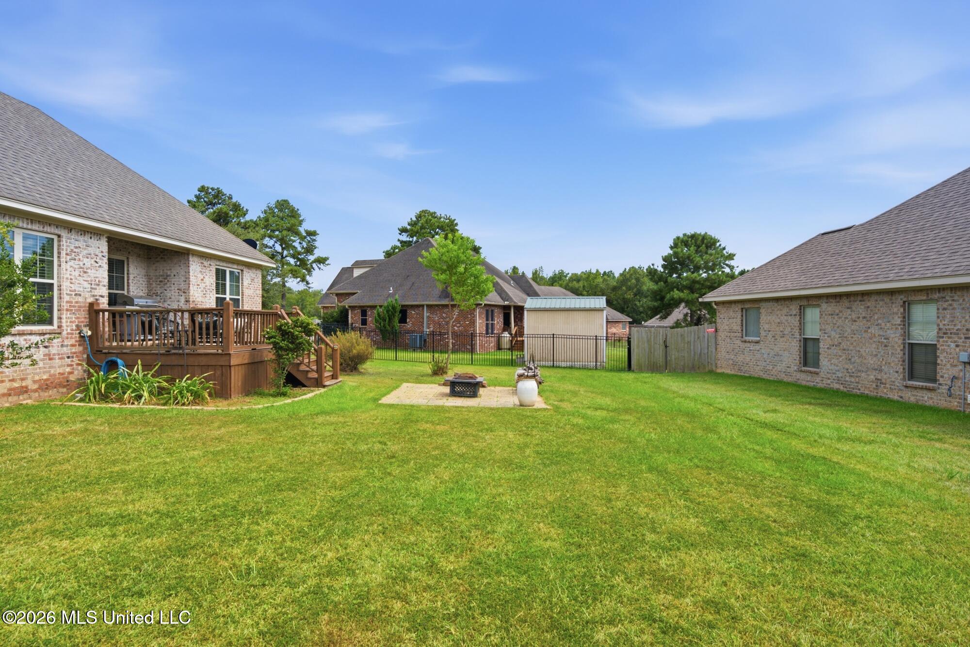 28 Chastain Property Photo 24