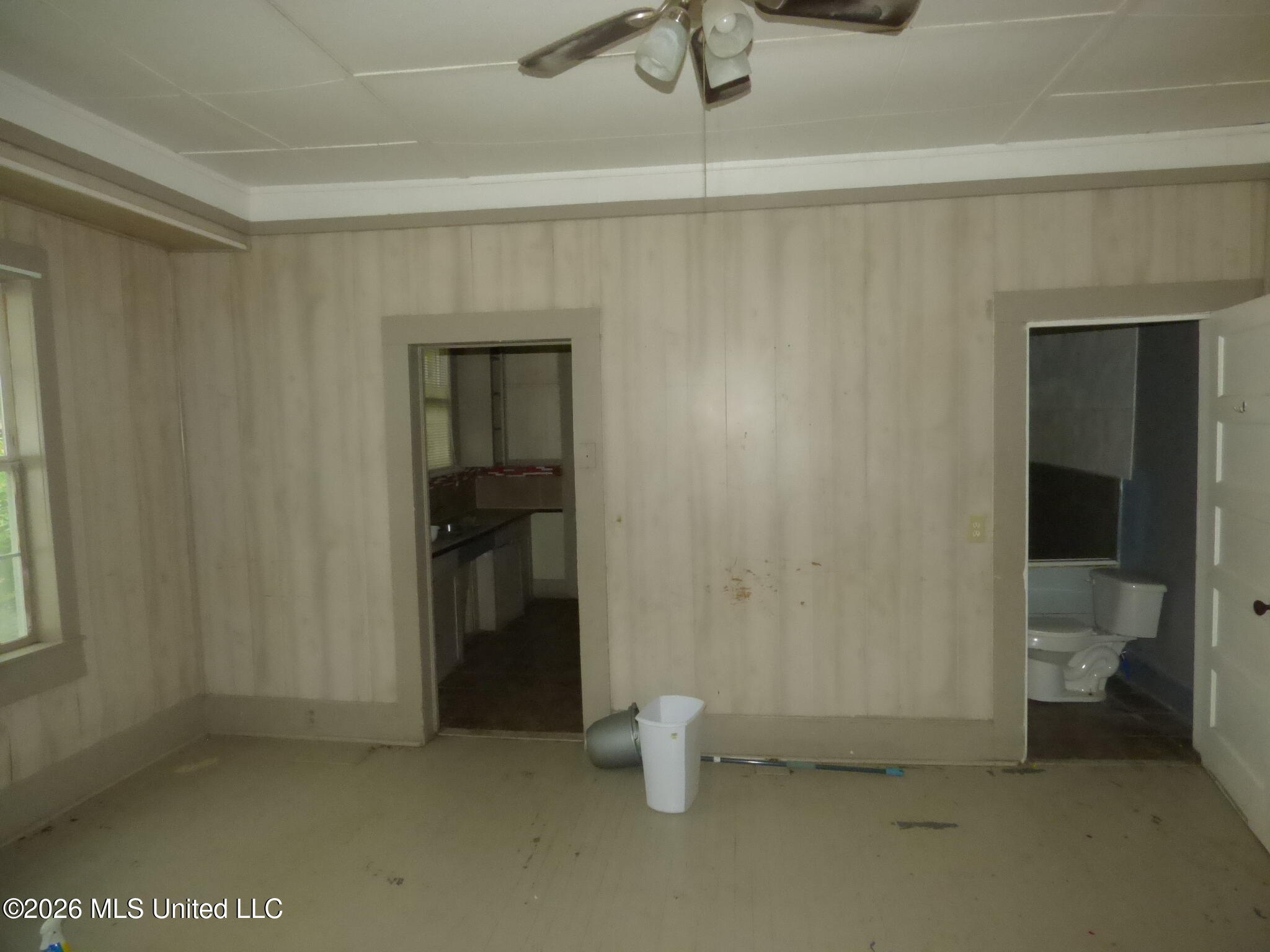 215 Thompson Street Property Photo 6