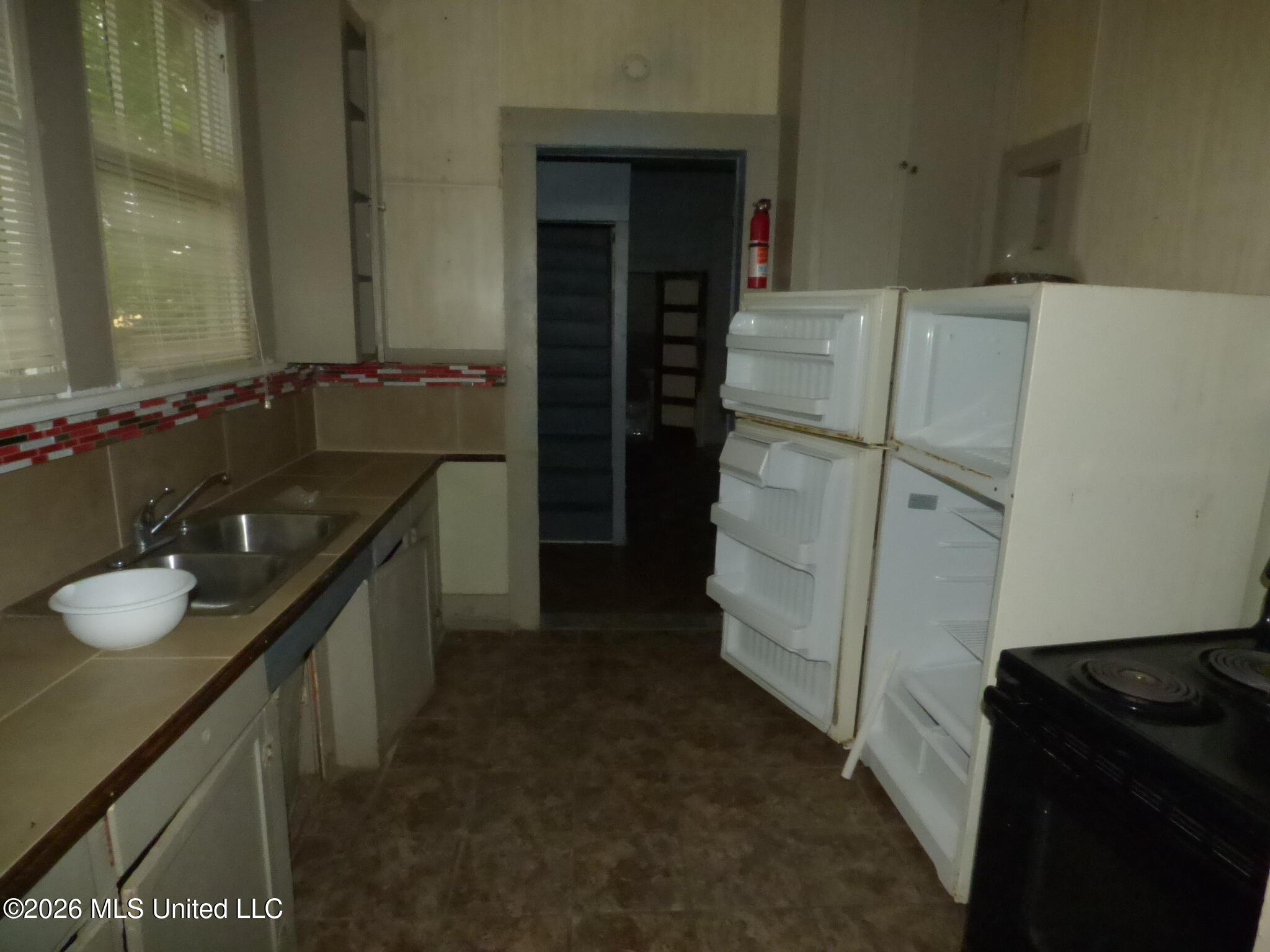215 Thompson Street Property Photo 7
