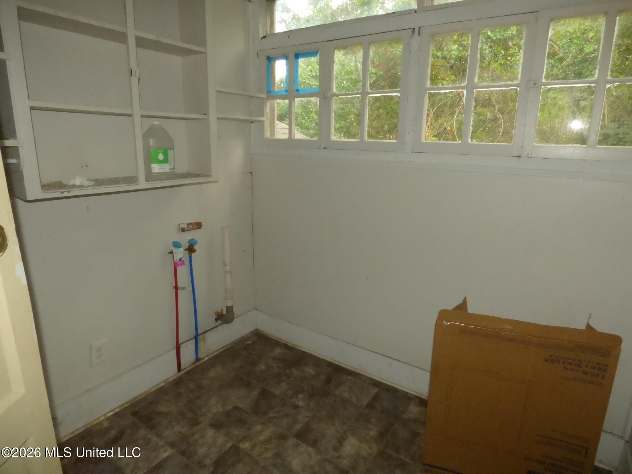 215 Thompson Street Property Photo 11