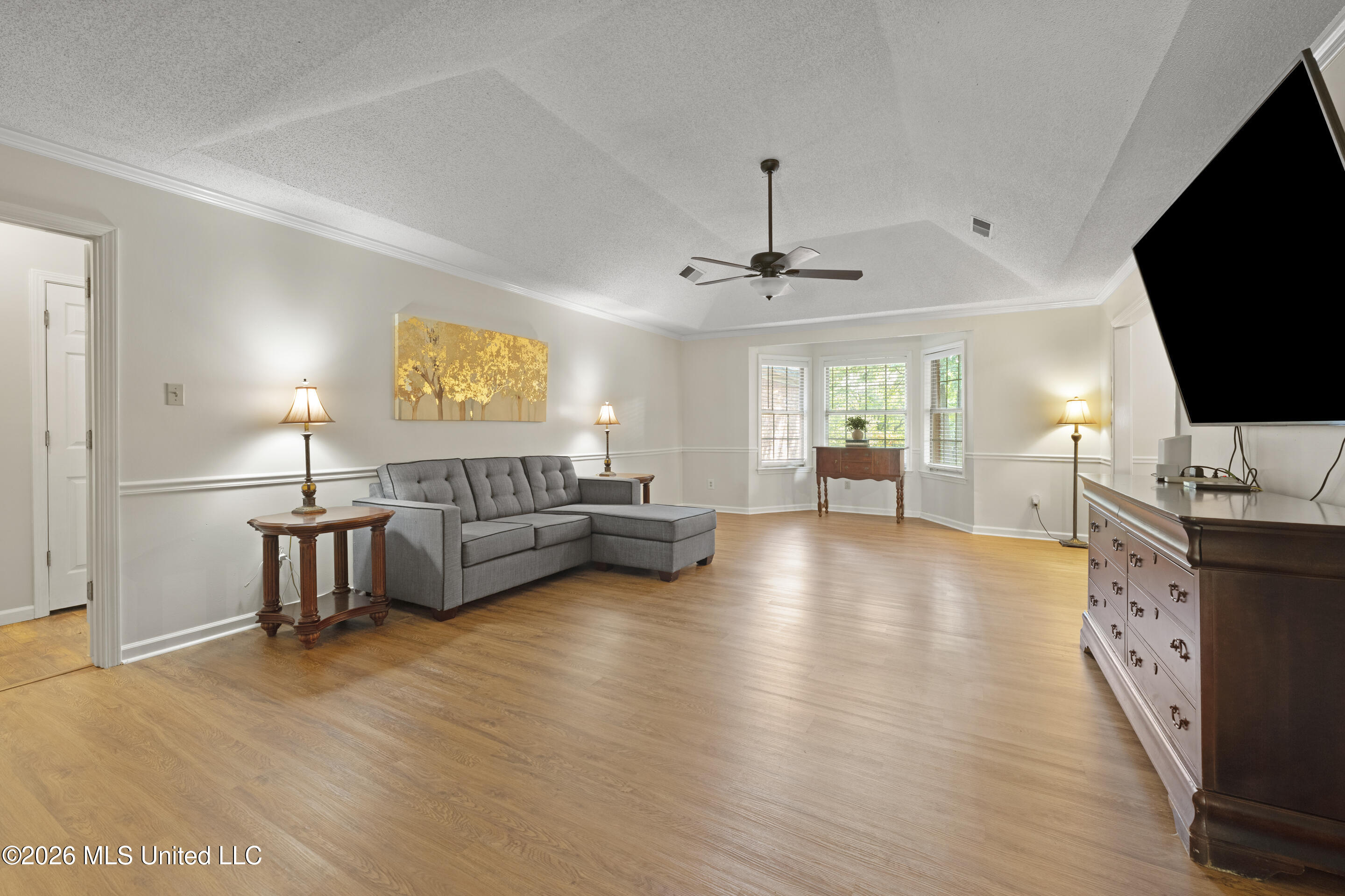 8527 Collinswood Drive Property Photo 3