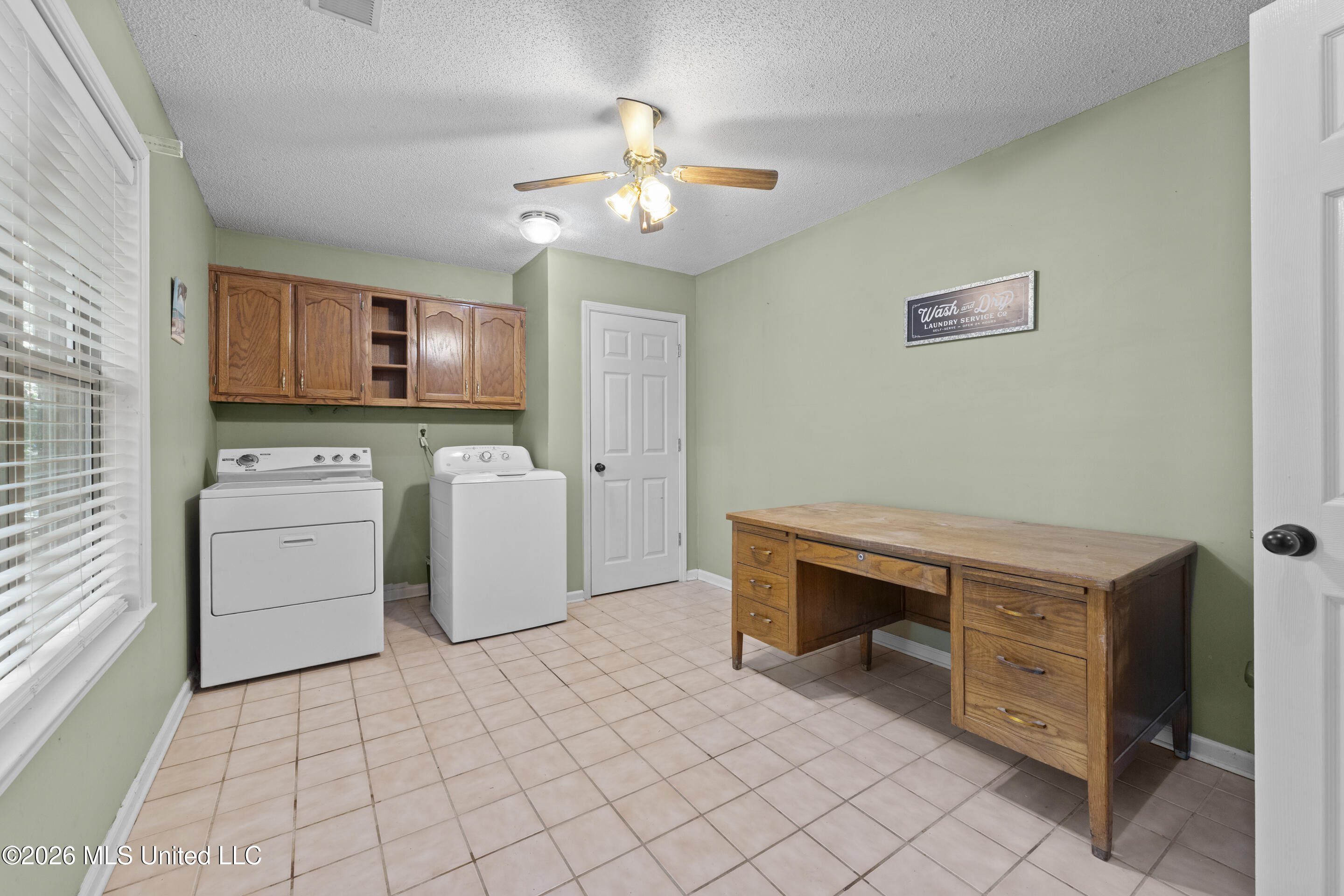 8527 Collinswood Drive Property Photo 8