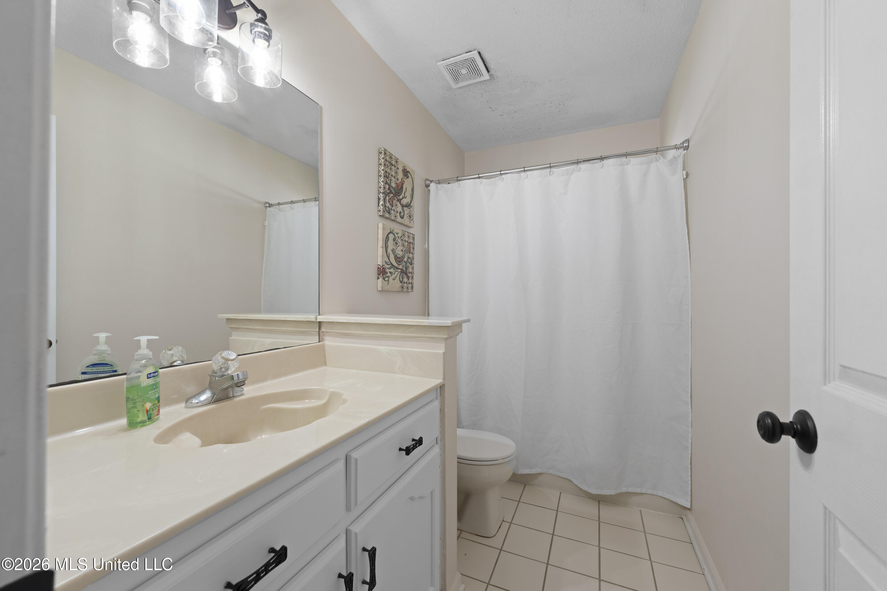 8527 Collinswood Drive Property Photo 15