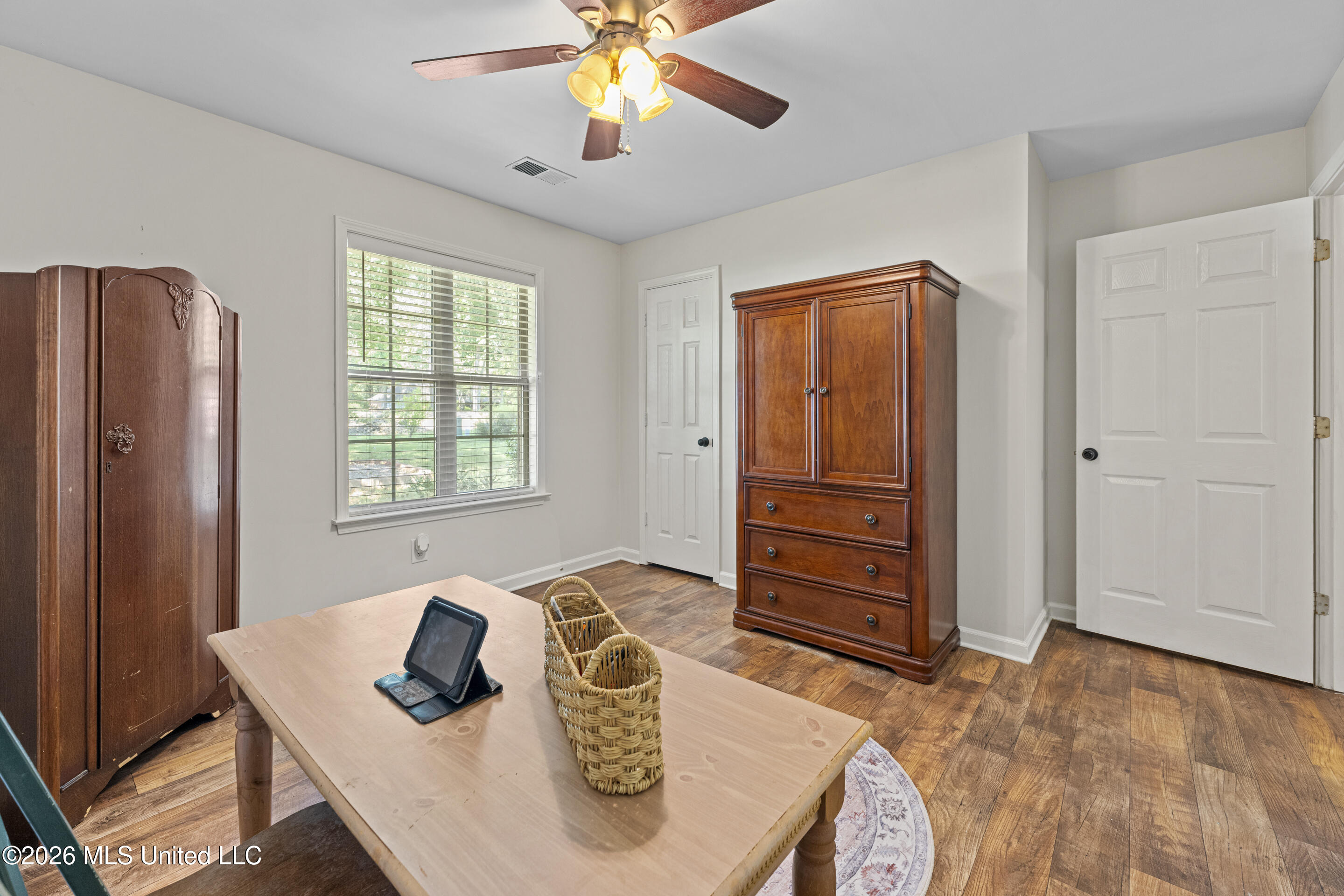 8527 Collinswood Drive Property Photo 18