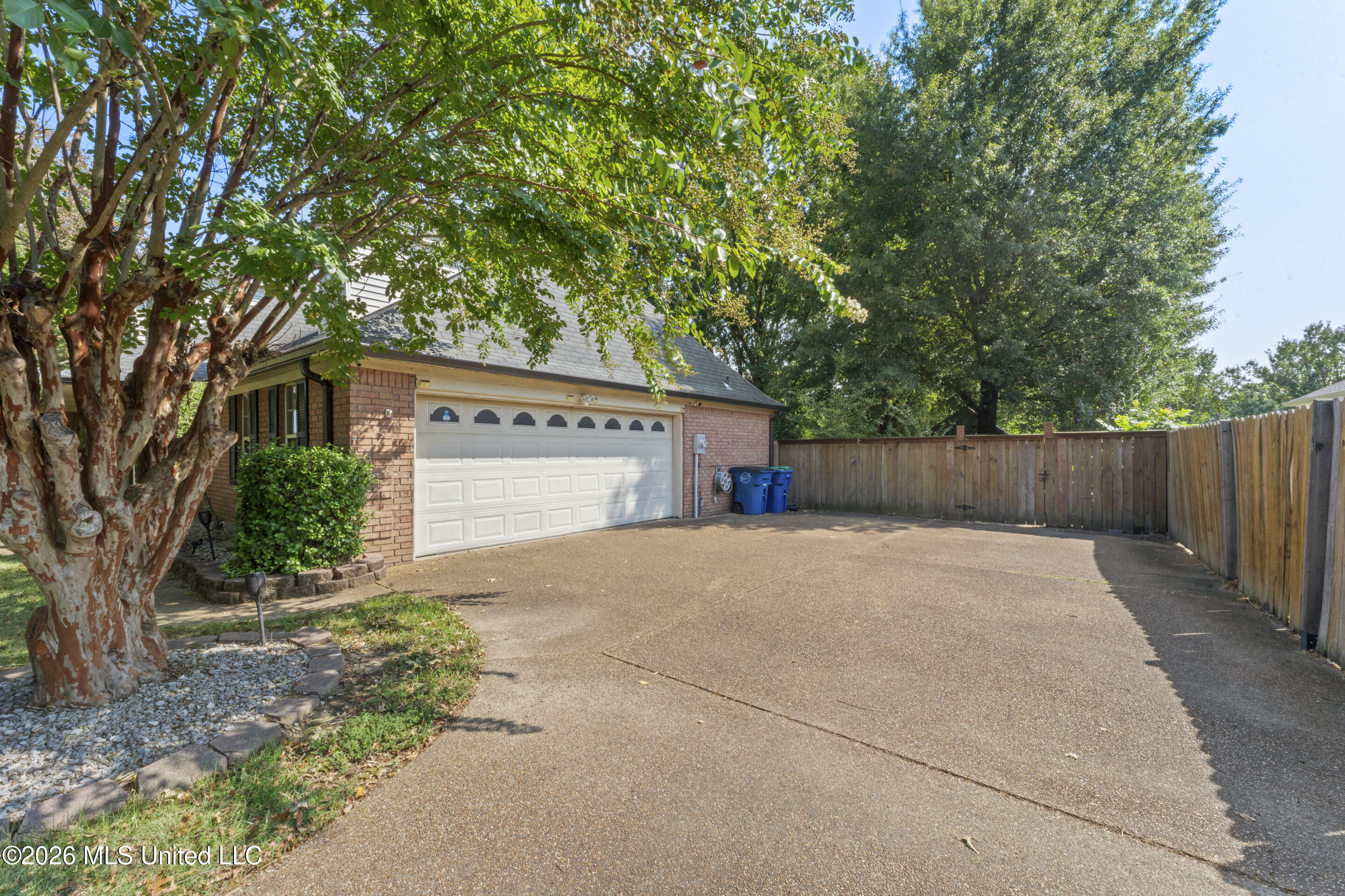 8527 Collinswood Drive Property Photo 20