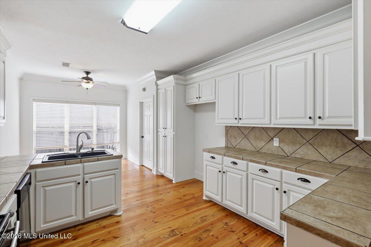 205 Asbury Lane Drive Property Photo 16