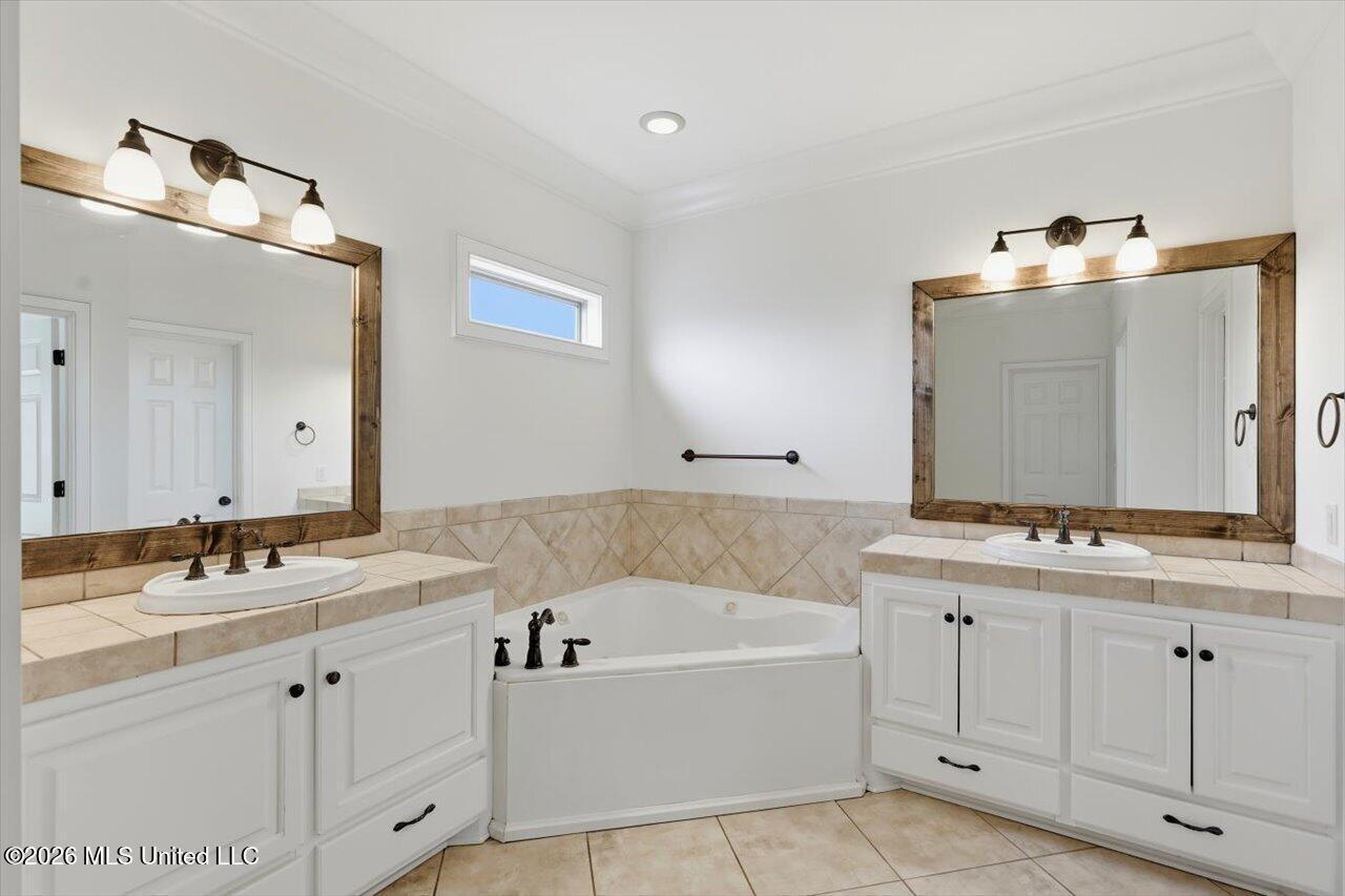 205 Asbury Lane Drive Property Photo 28