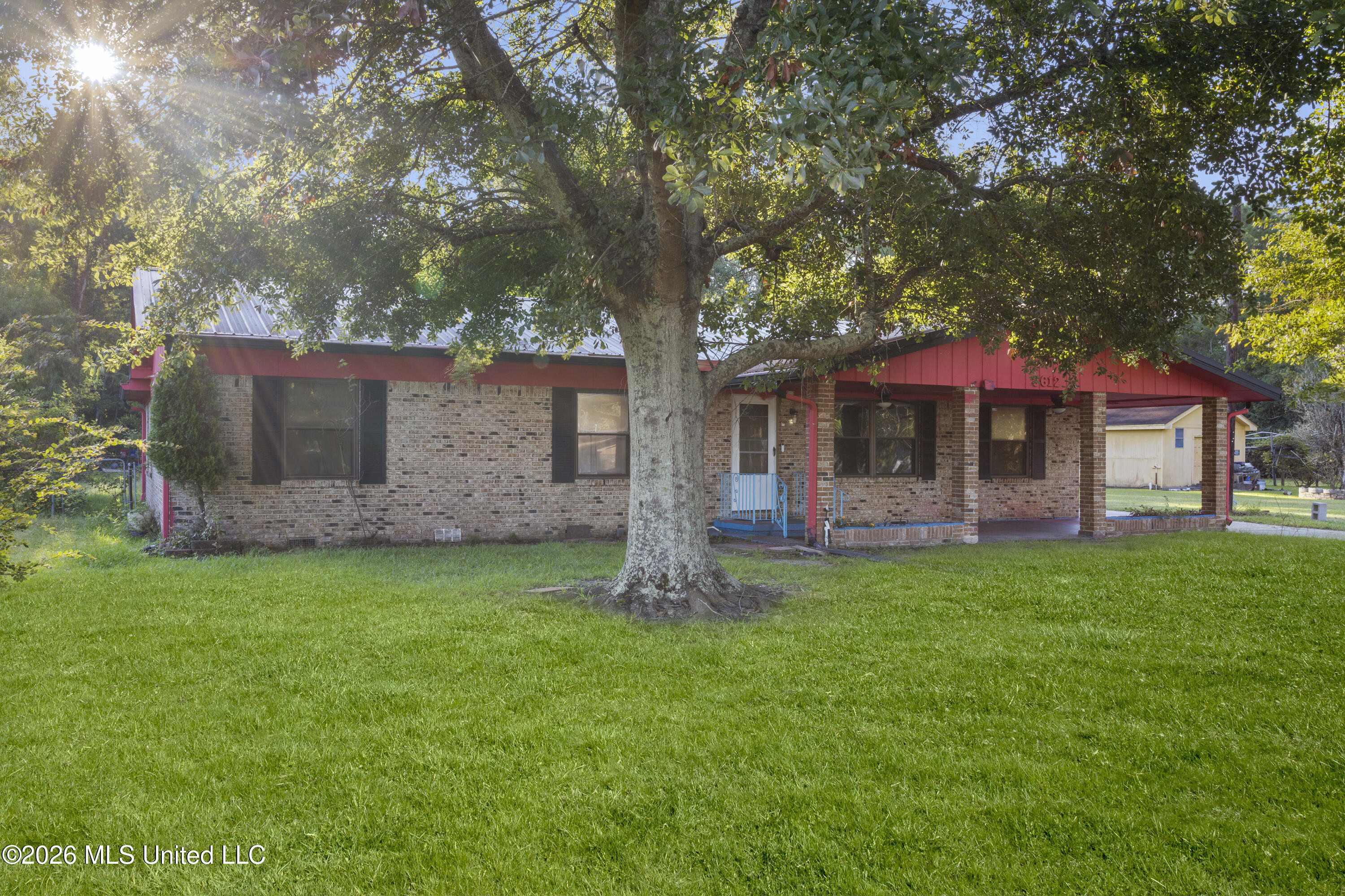 3612 Macphelah Road Property Photo 2