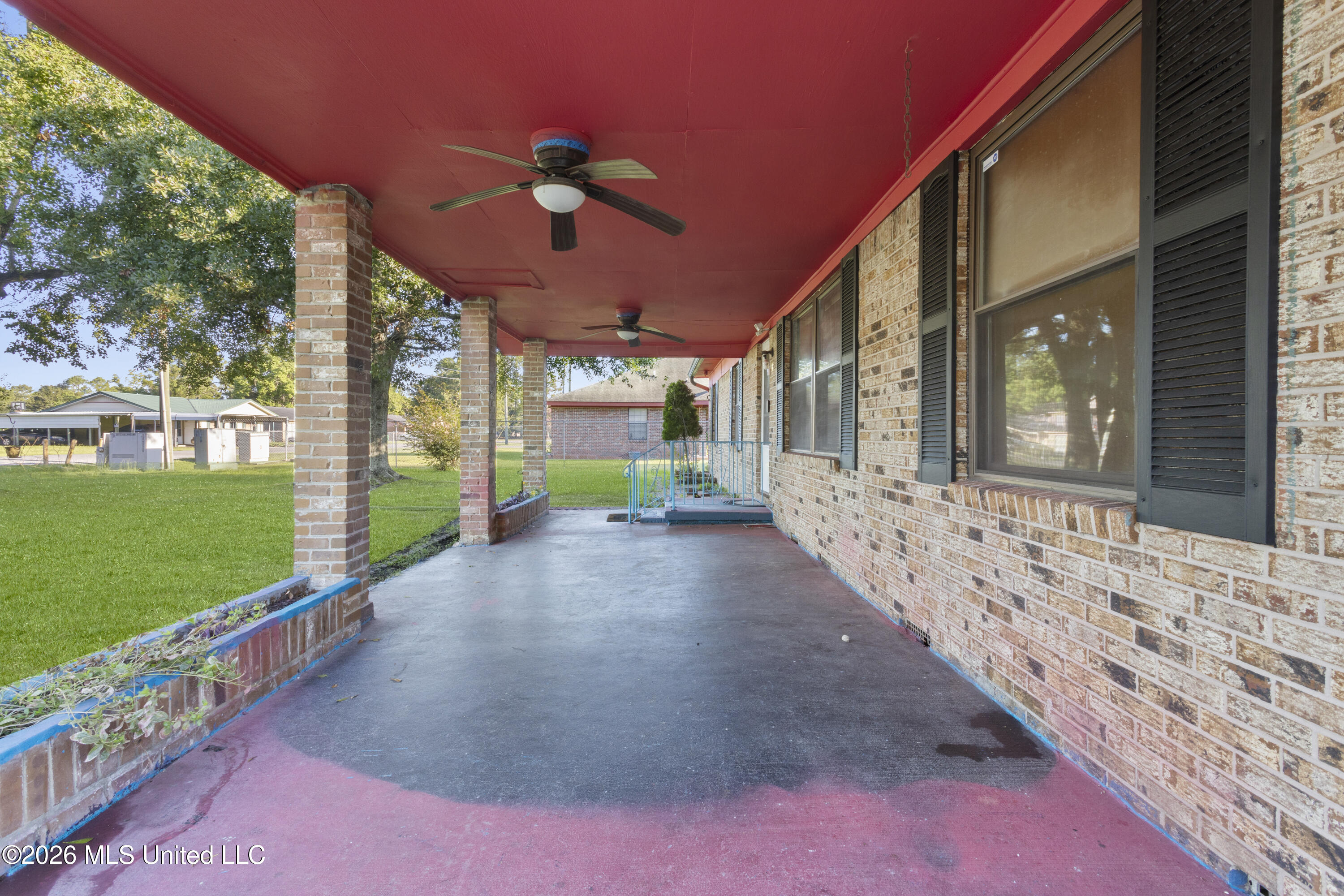 3612 Macphelah Road Property Photo 4