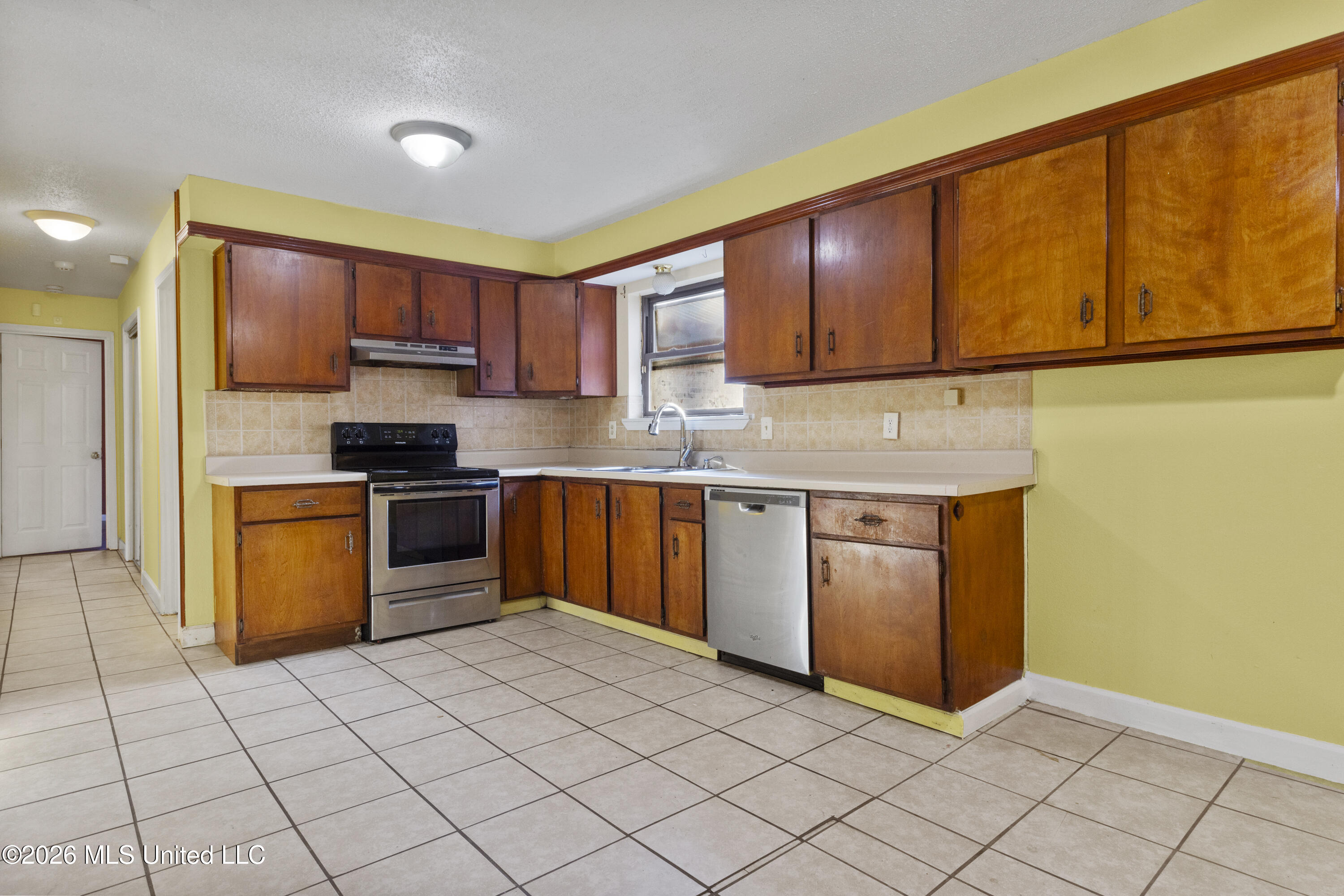 3612 Macphelah Road Property Photo 7