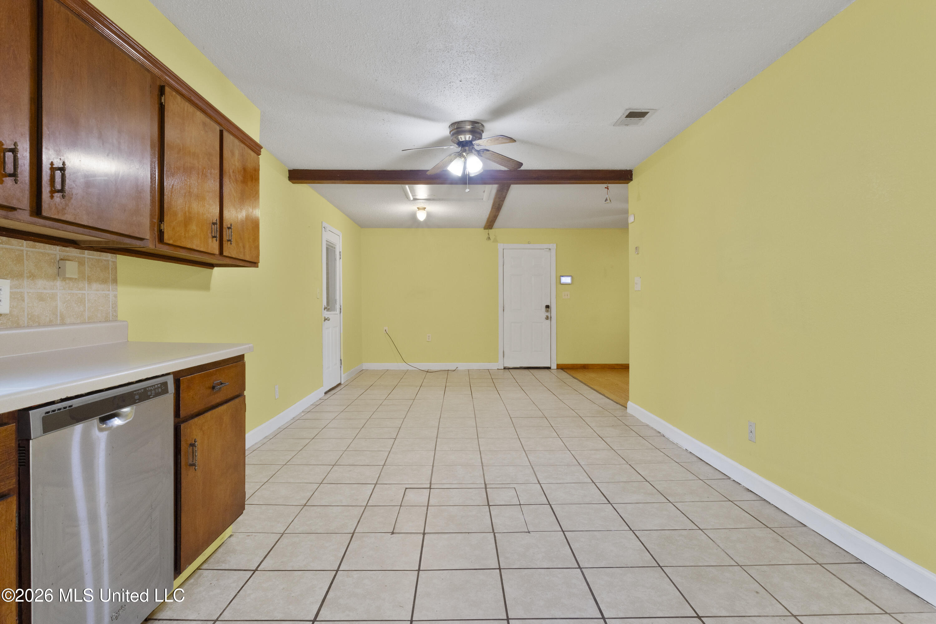 3612 Macphelah Road Property Photo 9