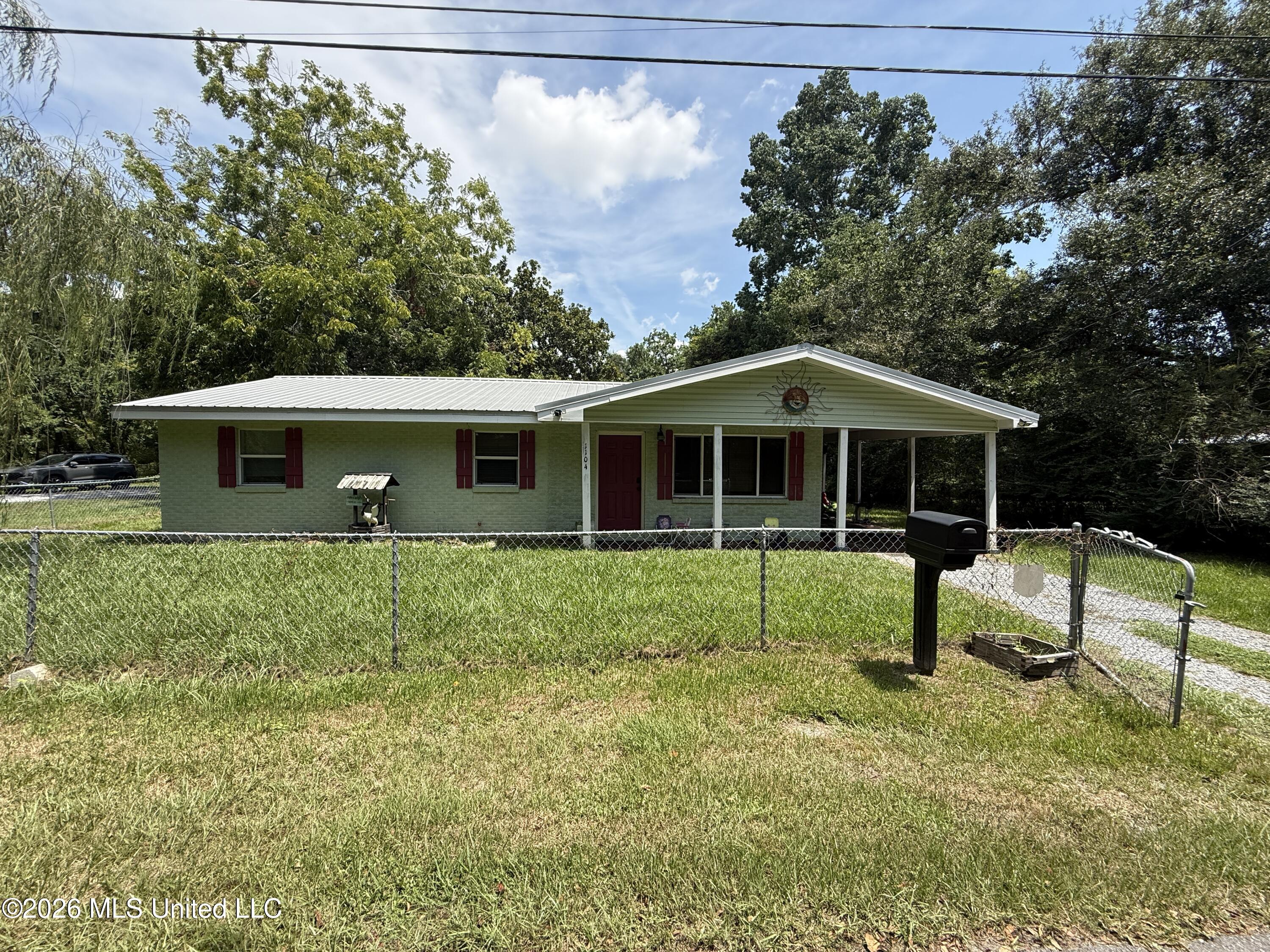 1104 Hardy Avenue Property Photo 1