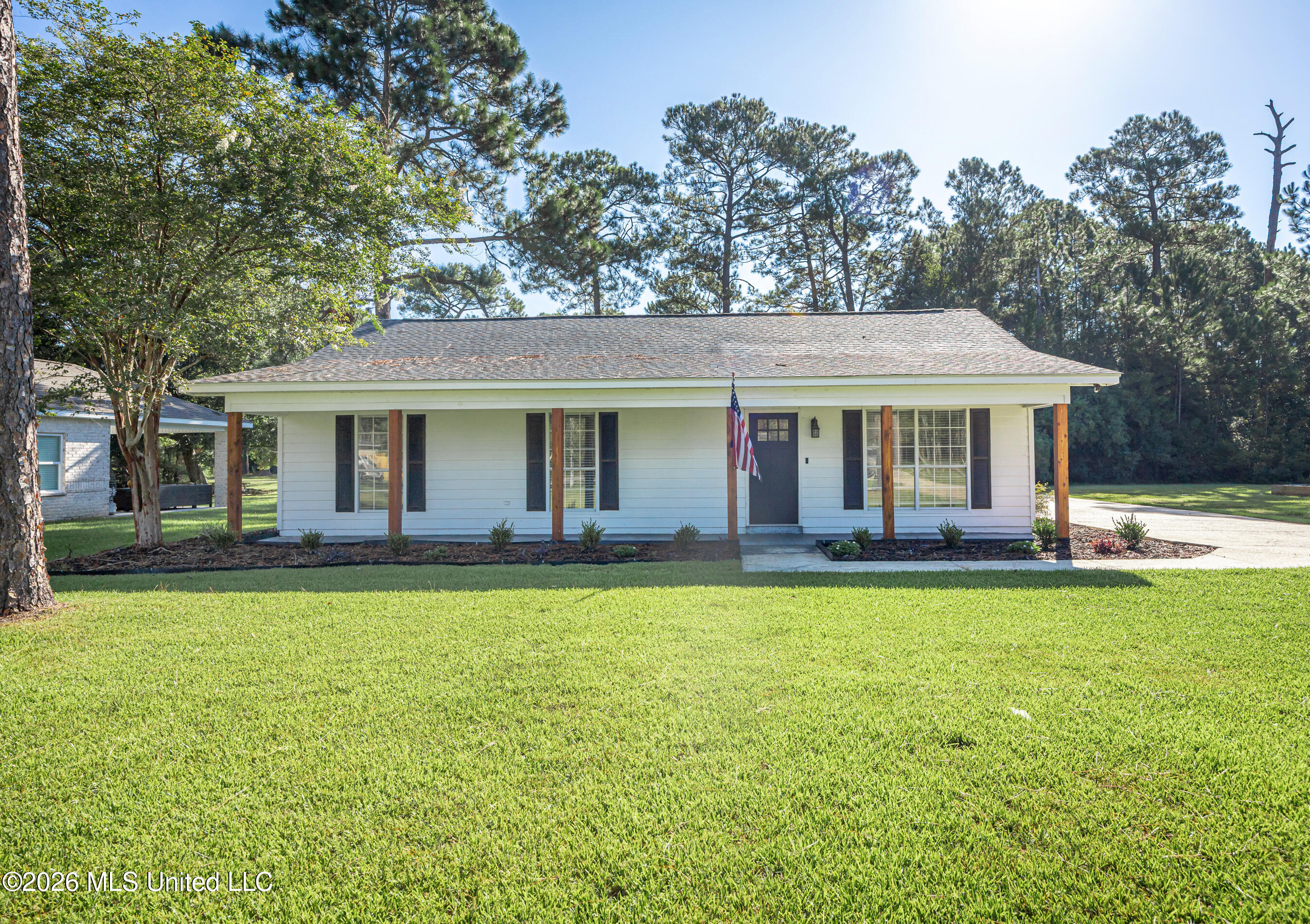 8208 Martin Bluff Road