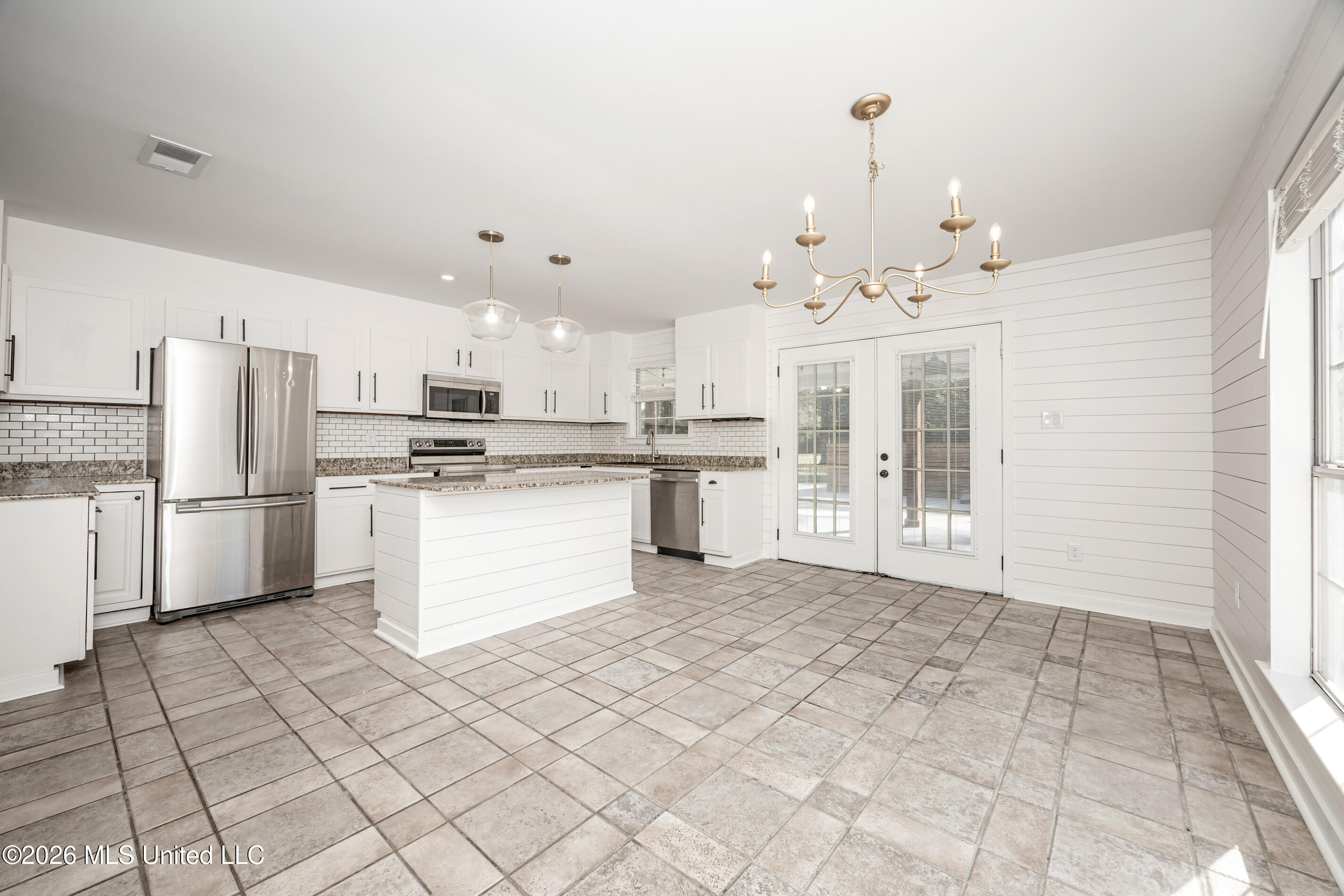 8208 Martin Bluff Road Property Photo 10