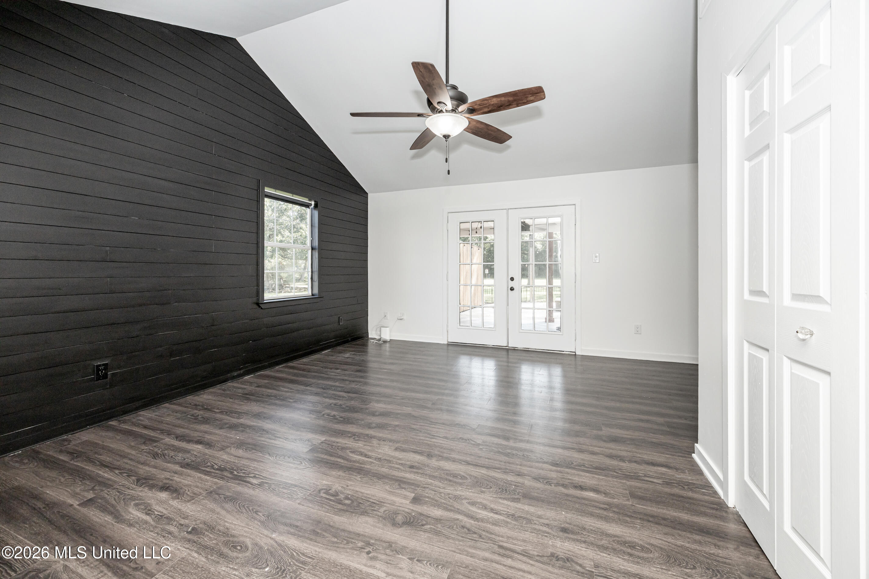 8208 Martin Bluff Road Property Photo 22