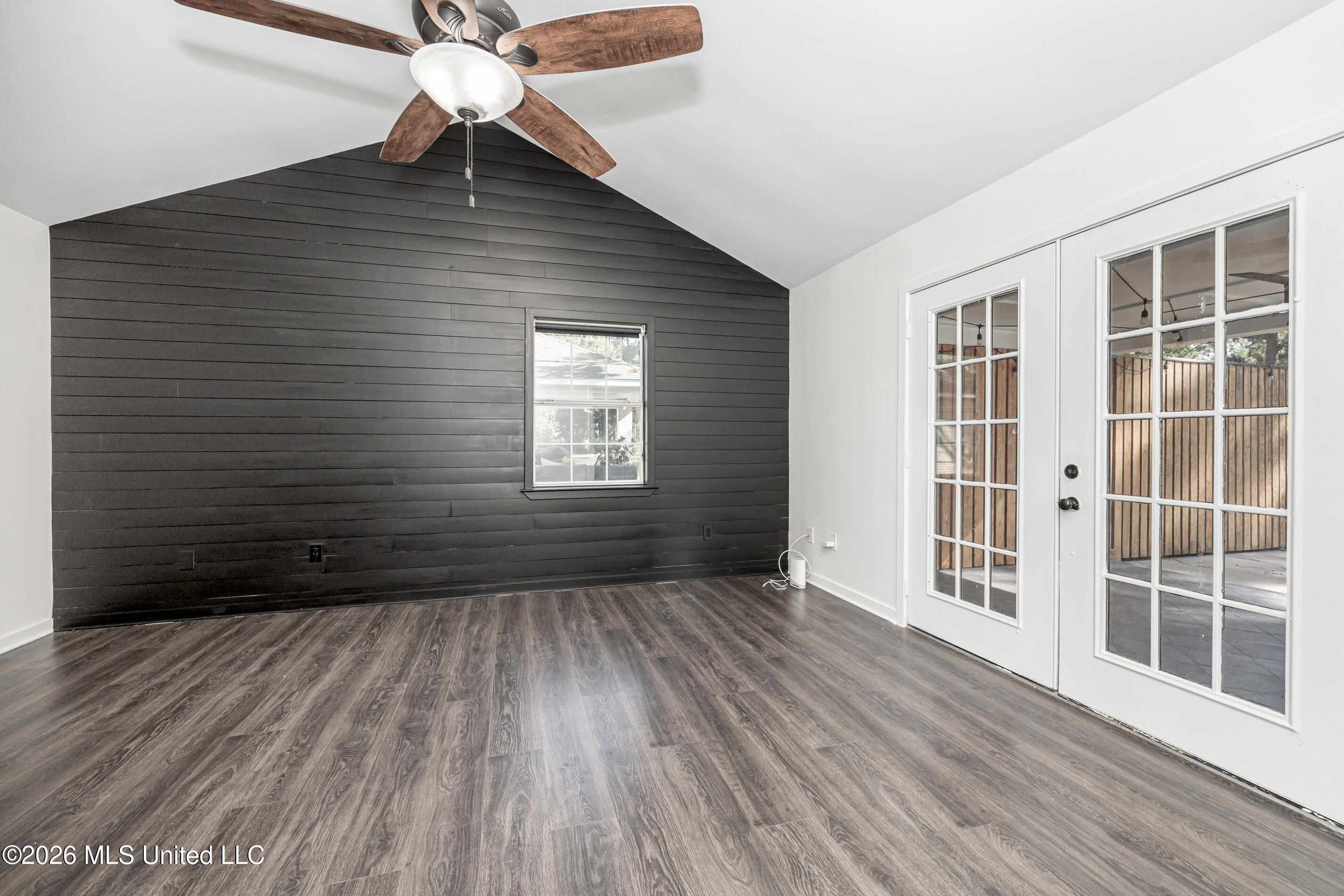 8208 Martin Bluff Road Property Photo 23