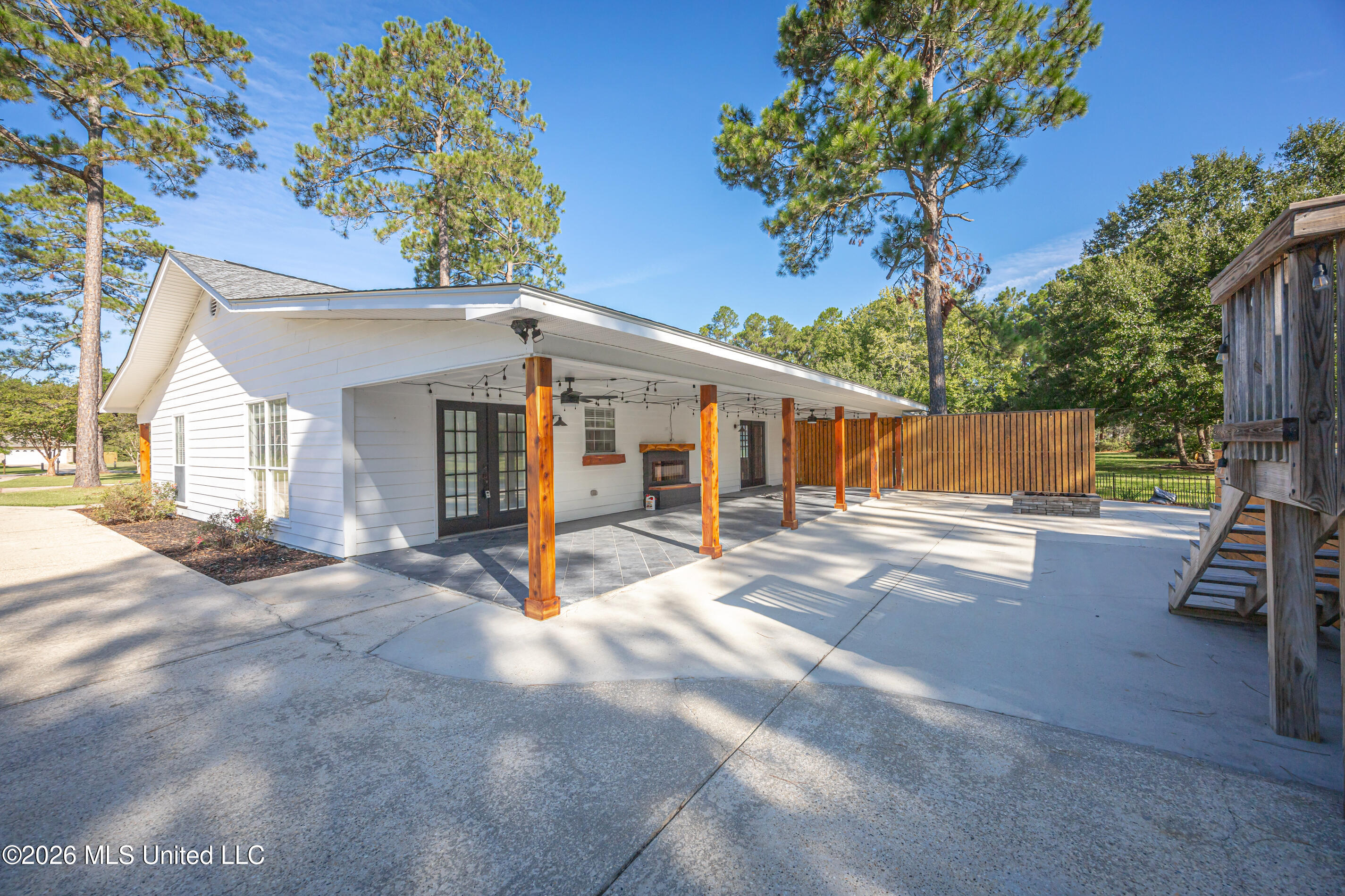 8208 Martin Bluff Road Property Photo 35