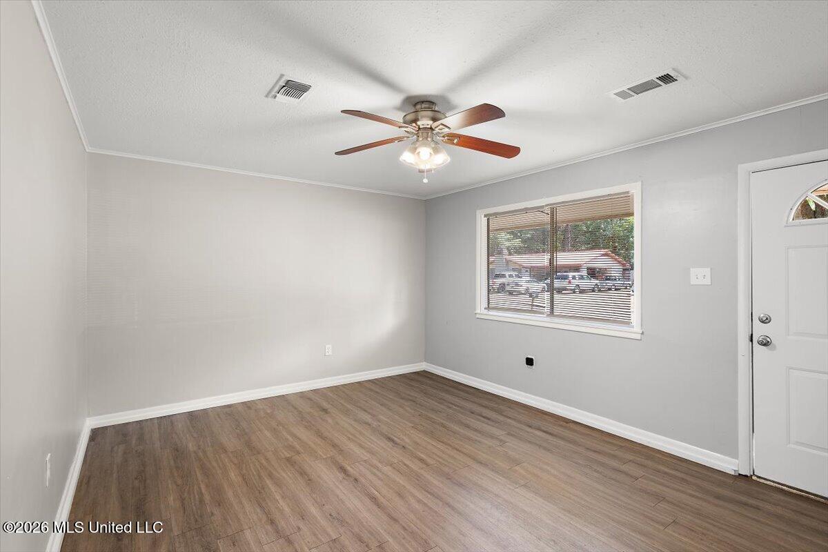 145 W Lisa Drive Property Photo 5