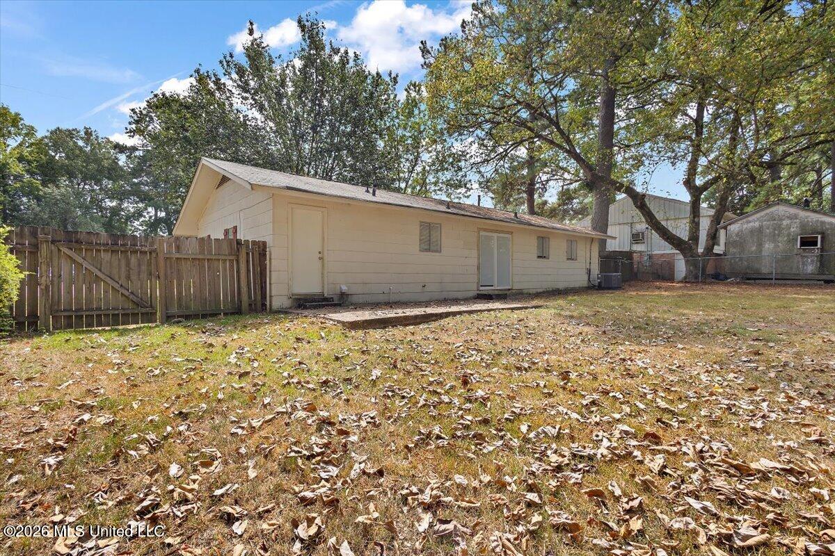 145 W Lisa Drive Property Photo 20