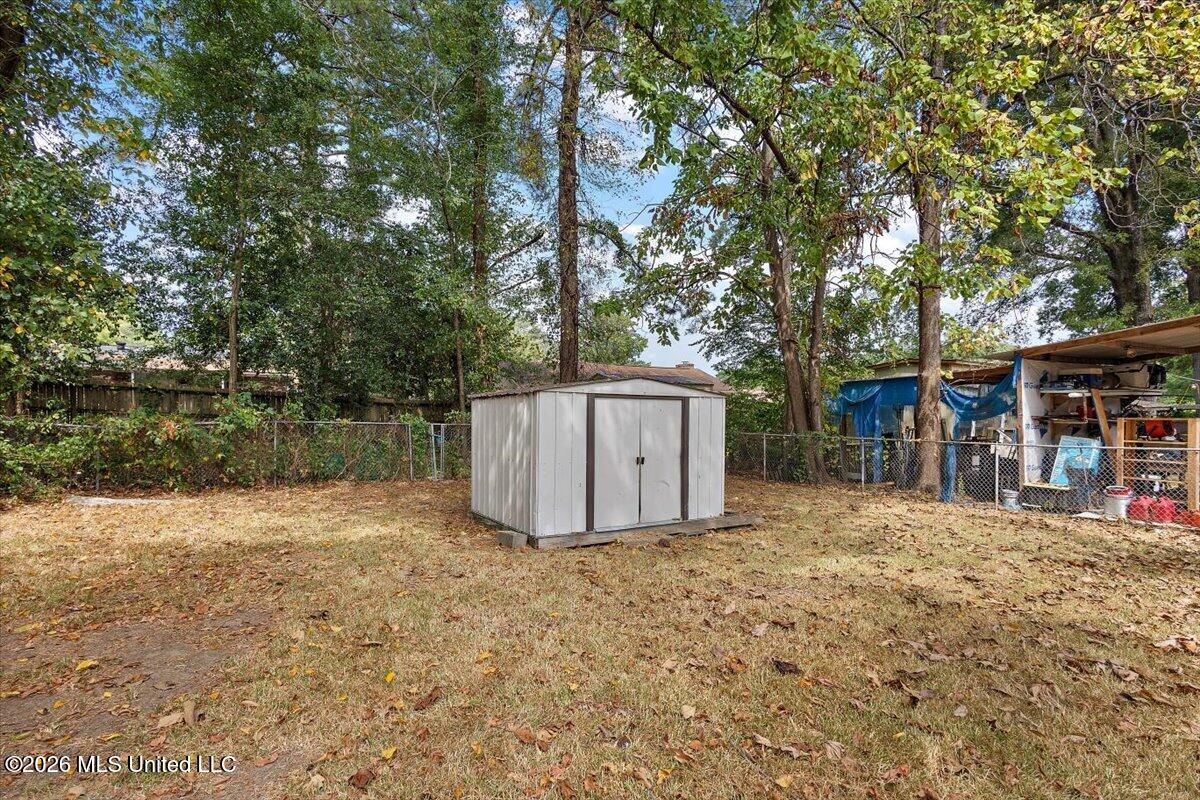 145 W Lisa Drive Property Photo 24