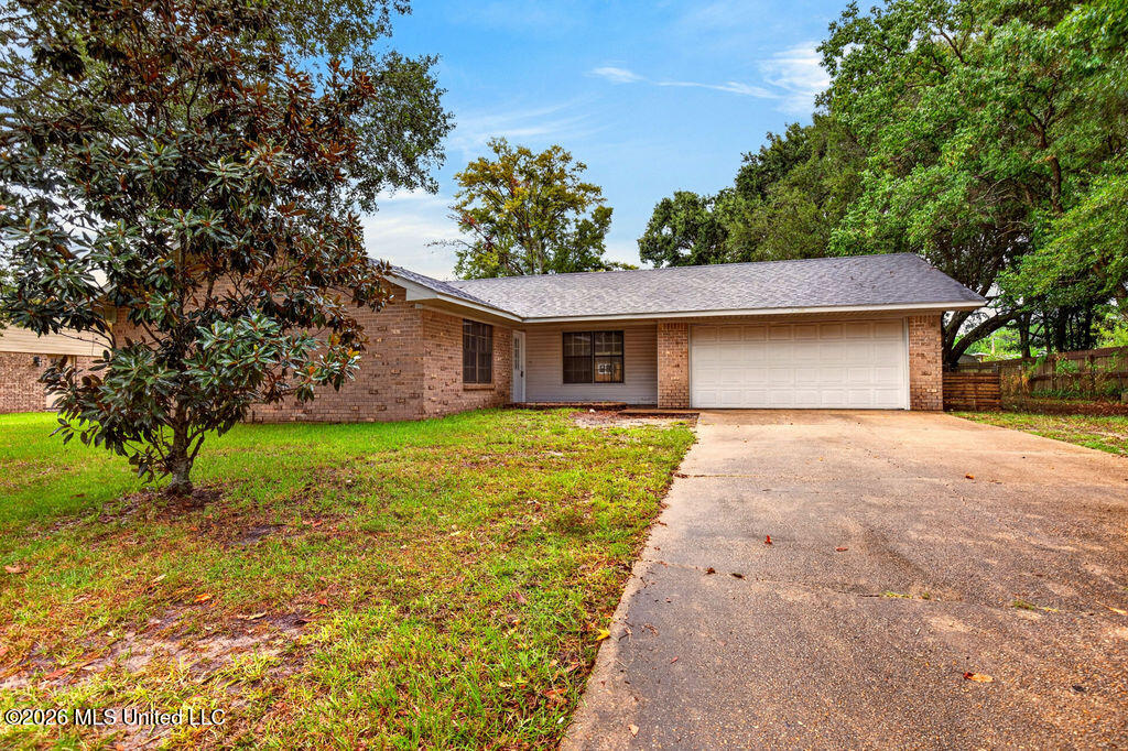 2320 Lynn Avenue Property Photo 1