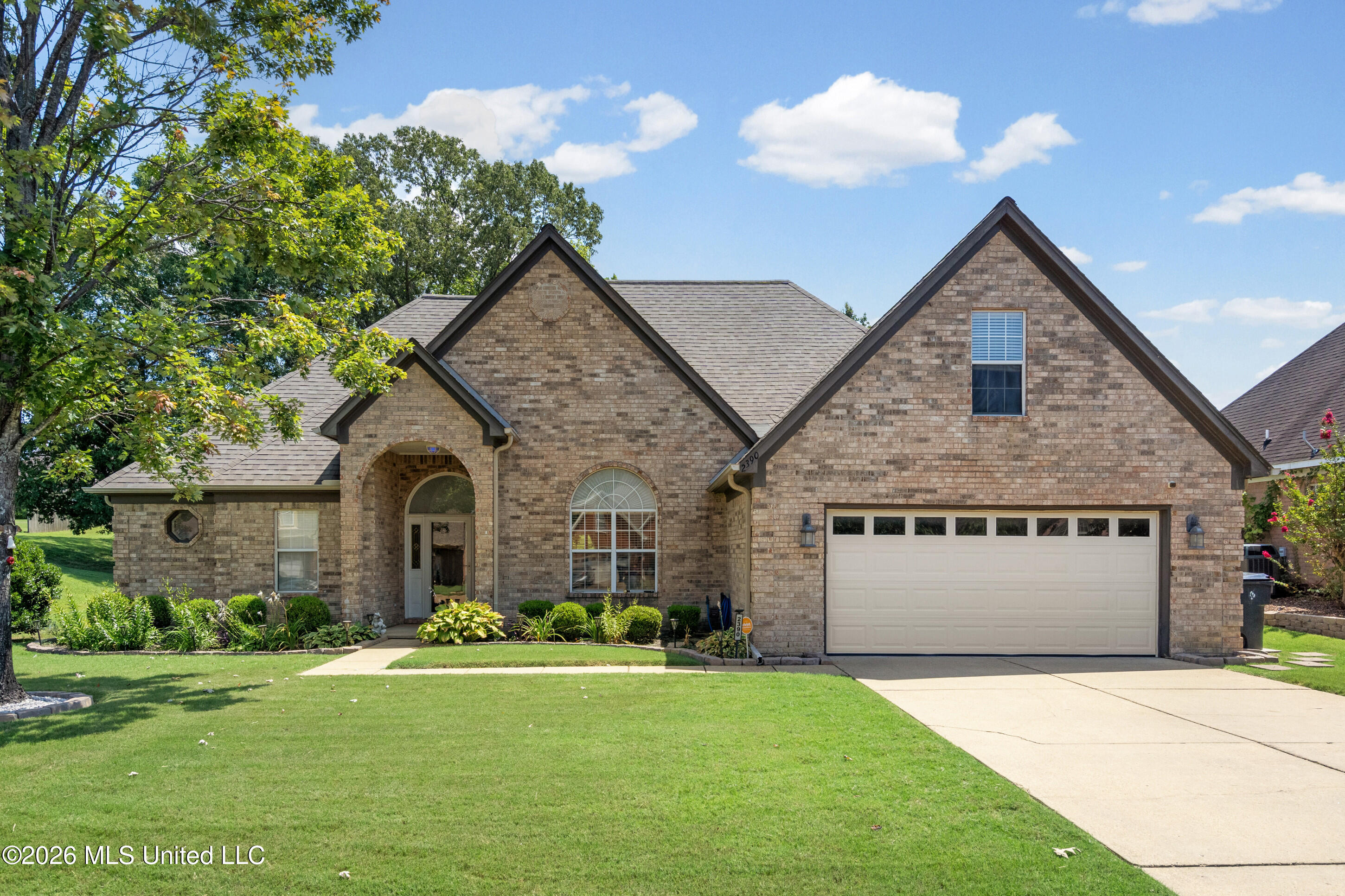 2390 Hamilton Cove Property Photo 1