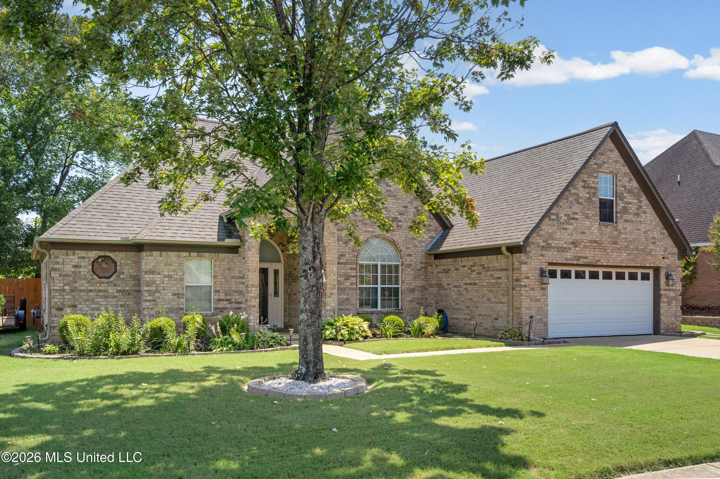 2390 Hamilton Cove Property Photo 2